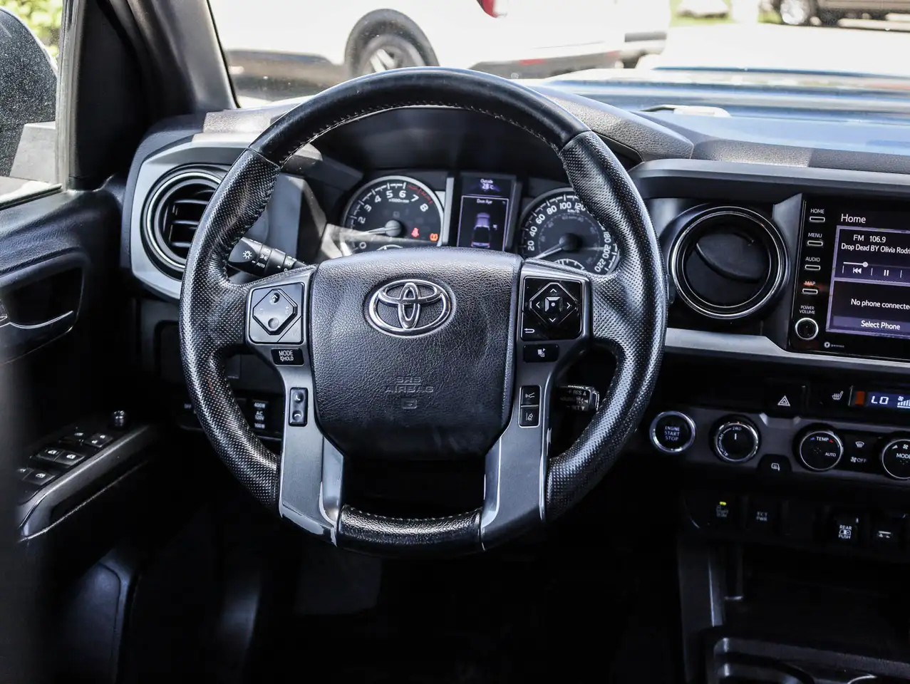 Toyota Tacoma снимка Toyota Tacoma