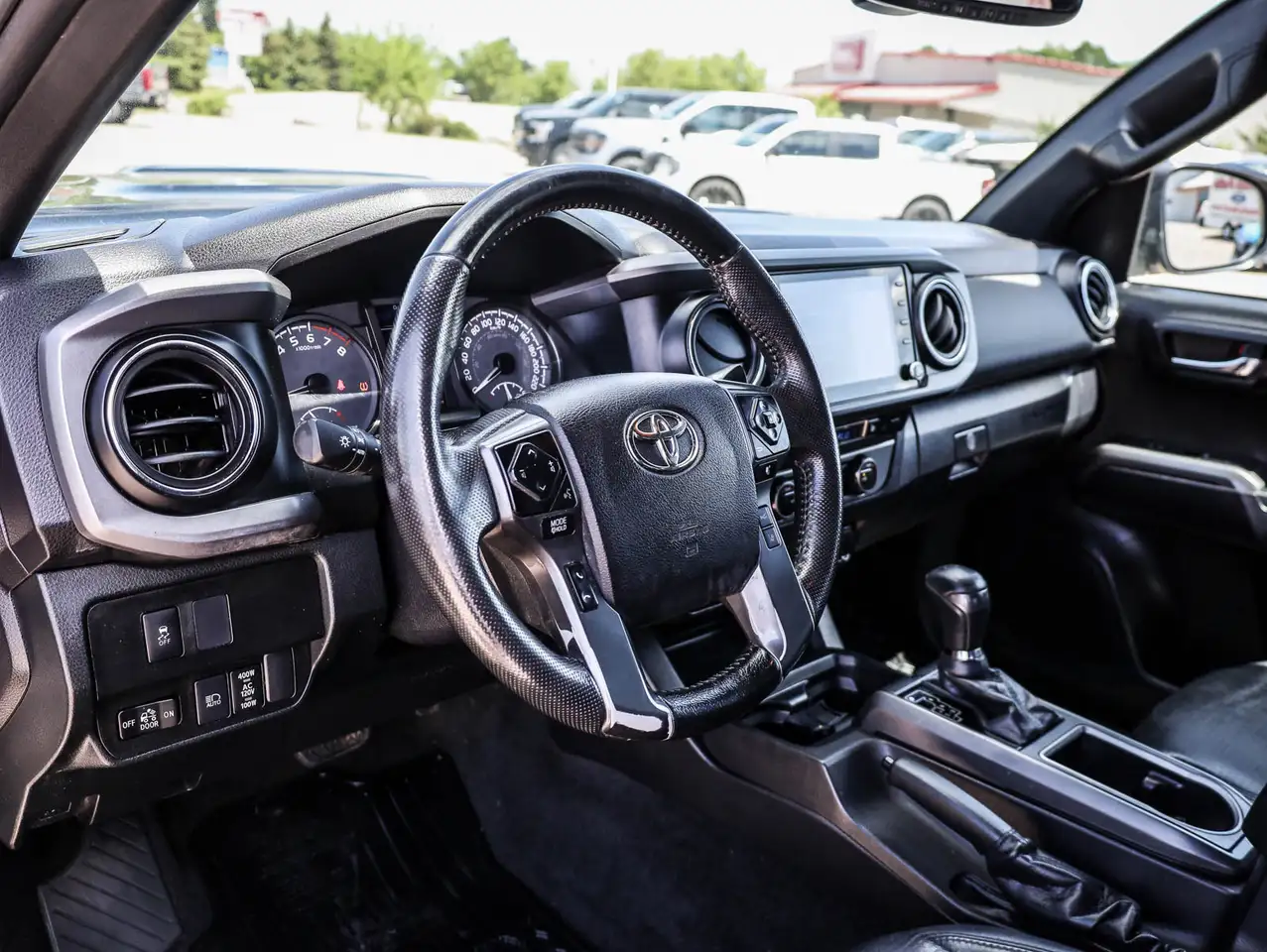 Toyota Tacoma снимка Toyota Tacoma