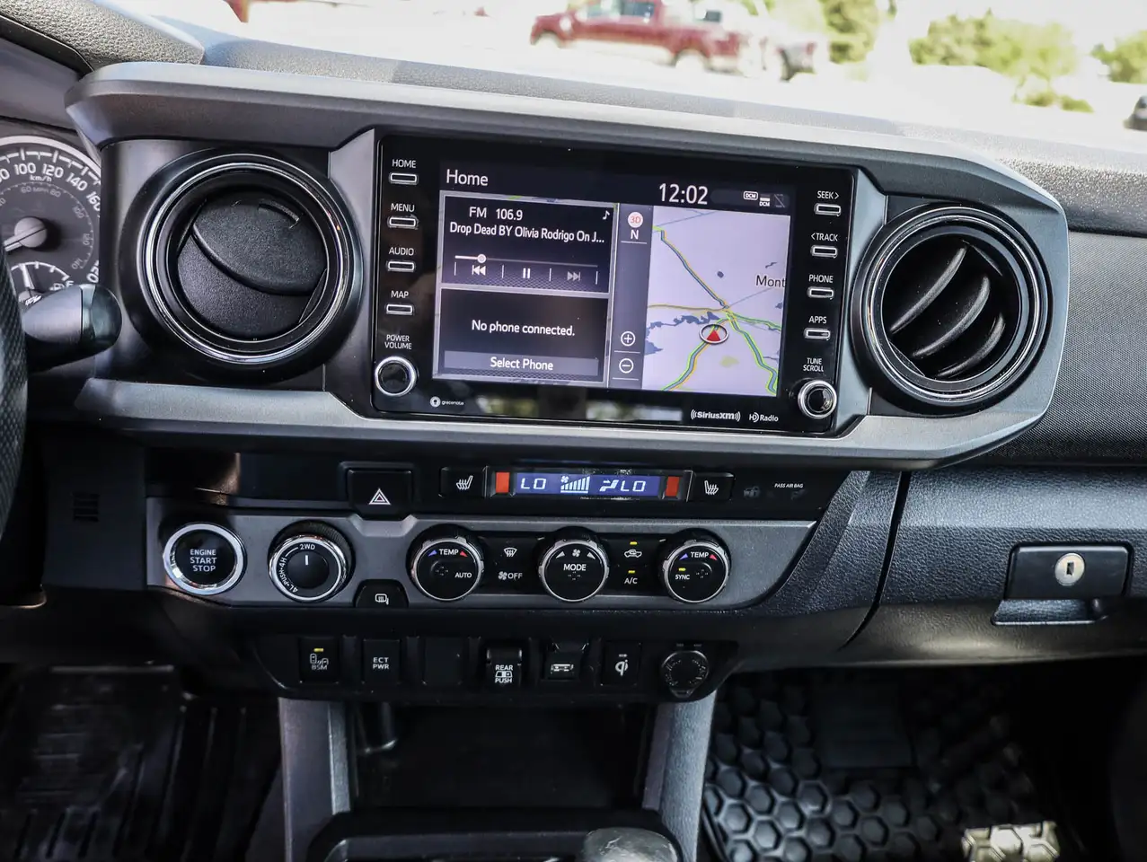 Toyota Tacoma снимка Toyota Tacoma