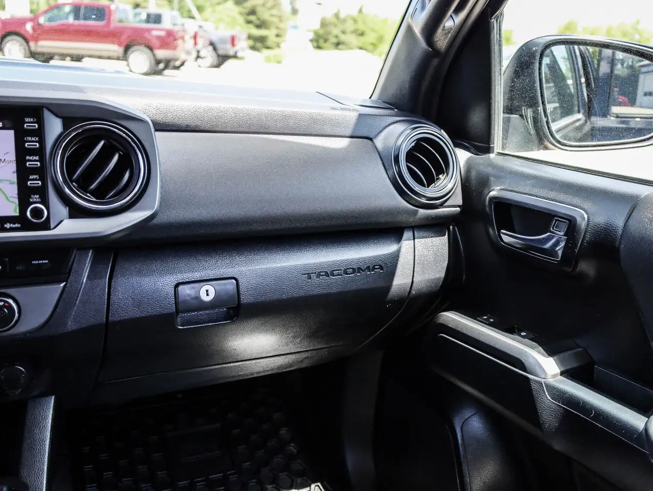 Toyota Tacoma снимка Toyota Tacoma