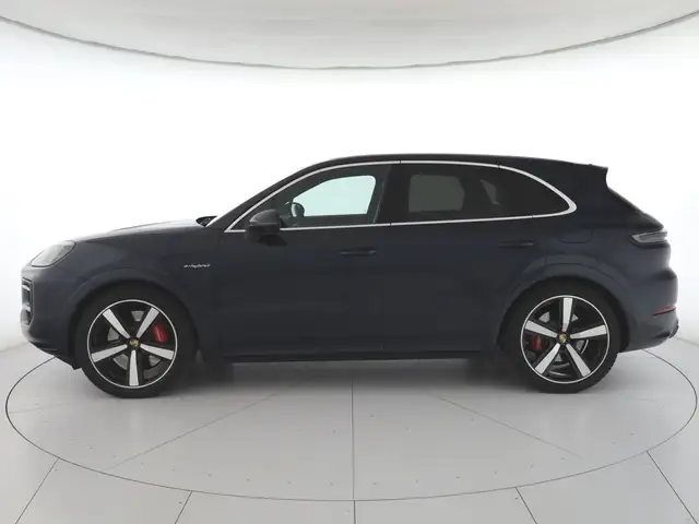 Porsche Cayenne view 5