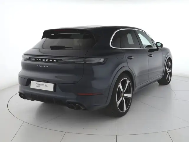 Porsche Cayenne view 2