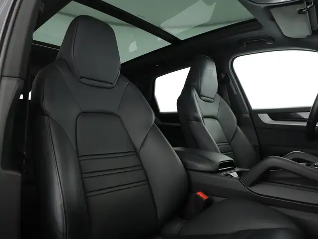 Porsche Cayenne view 9