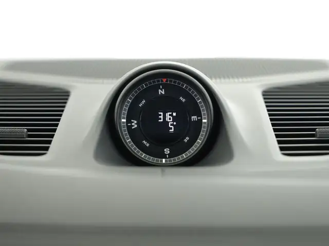 Porsche Cayenne view 15