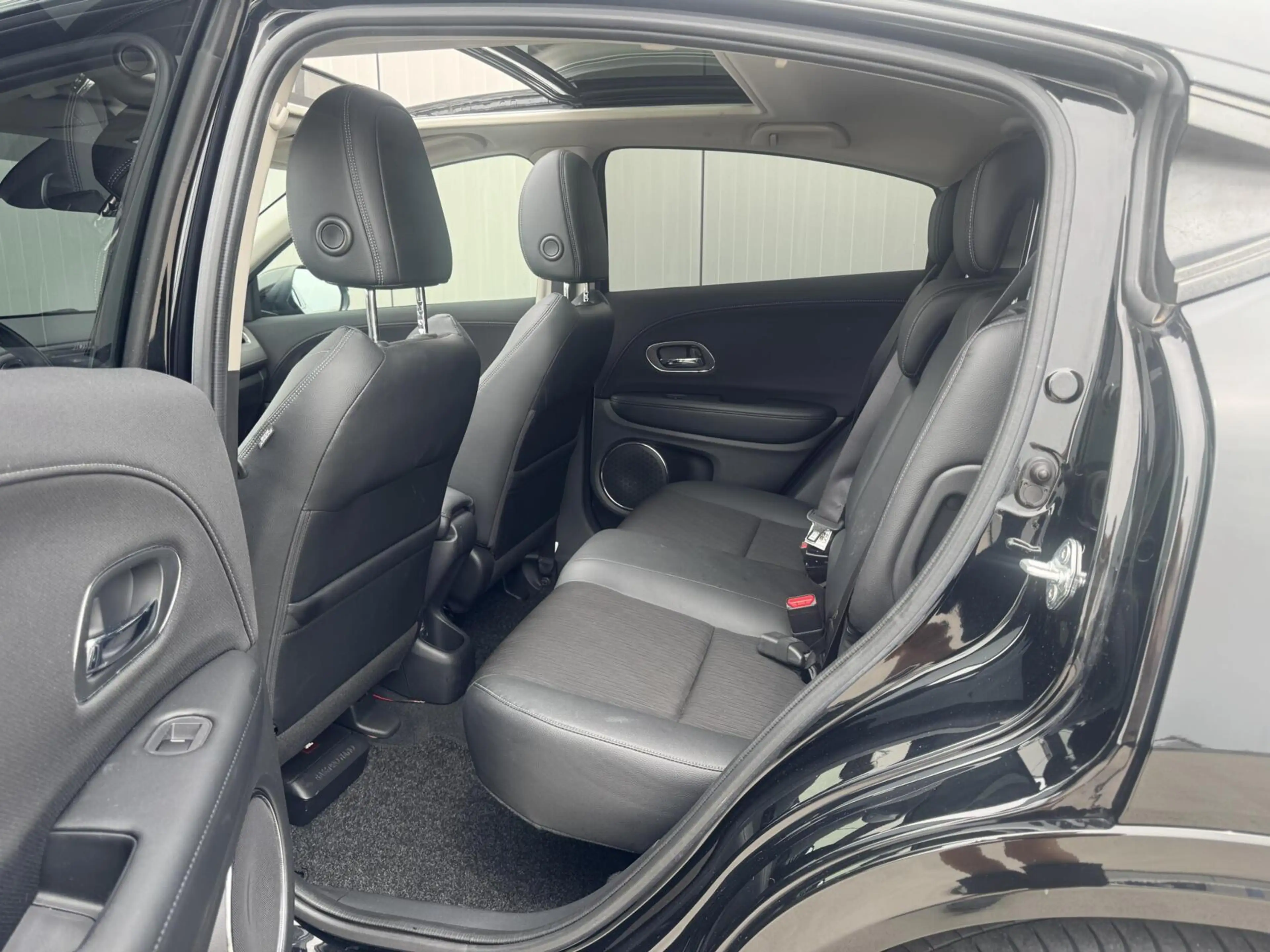 Honda HR-V 1.5 i-VTEC Executive|NL-Auto|Panoramadak|Navi — photo 21