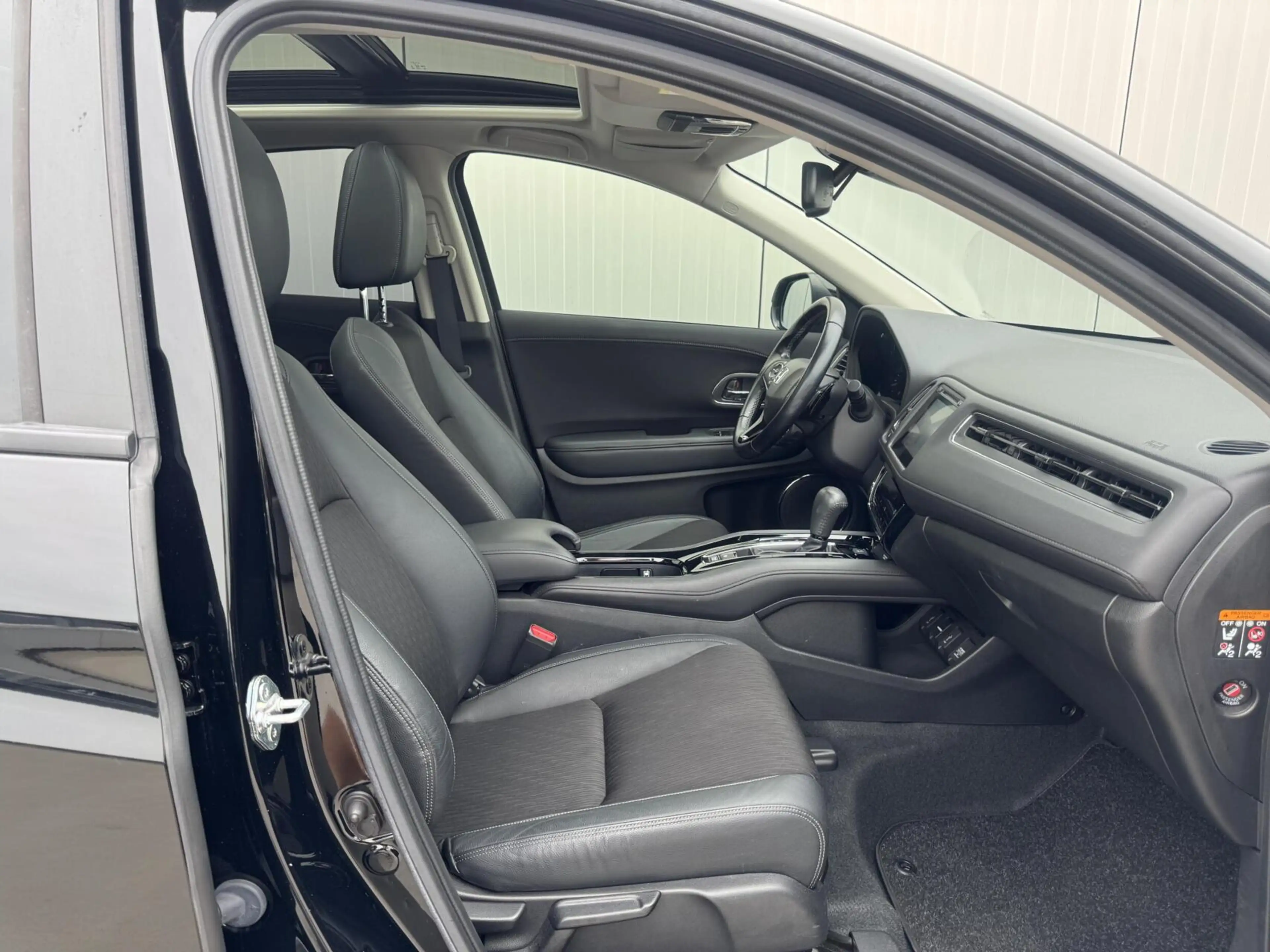 Honda HR-V 1.5 i-VTEC Executive|NL-Auto|Panoramadak|Navi — photo 43