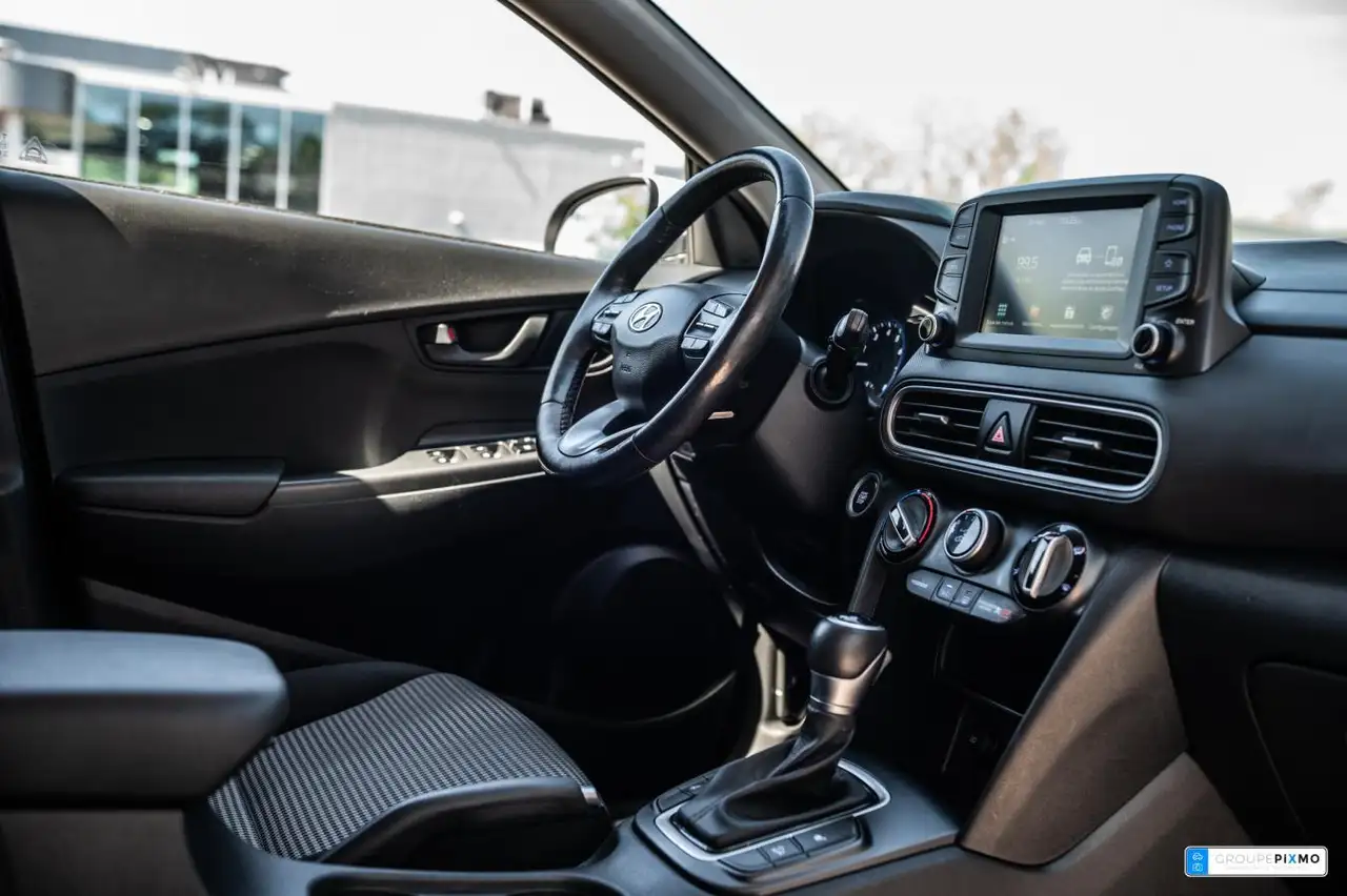 Hyundai KONA снимка Hyundai KONA