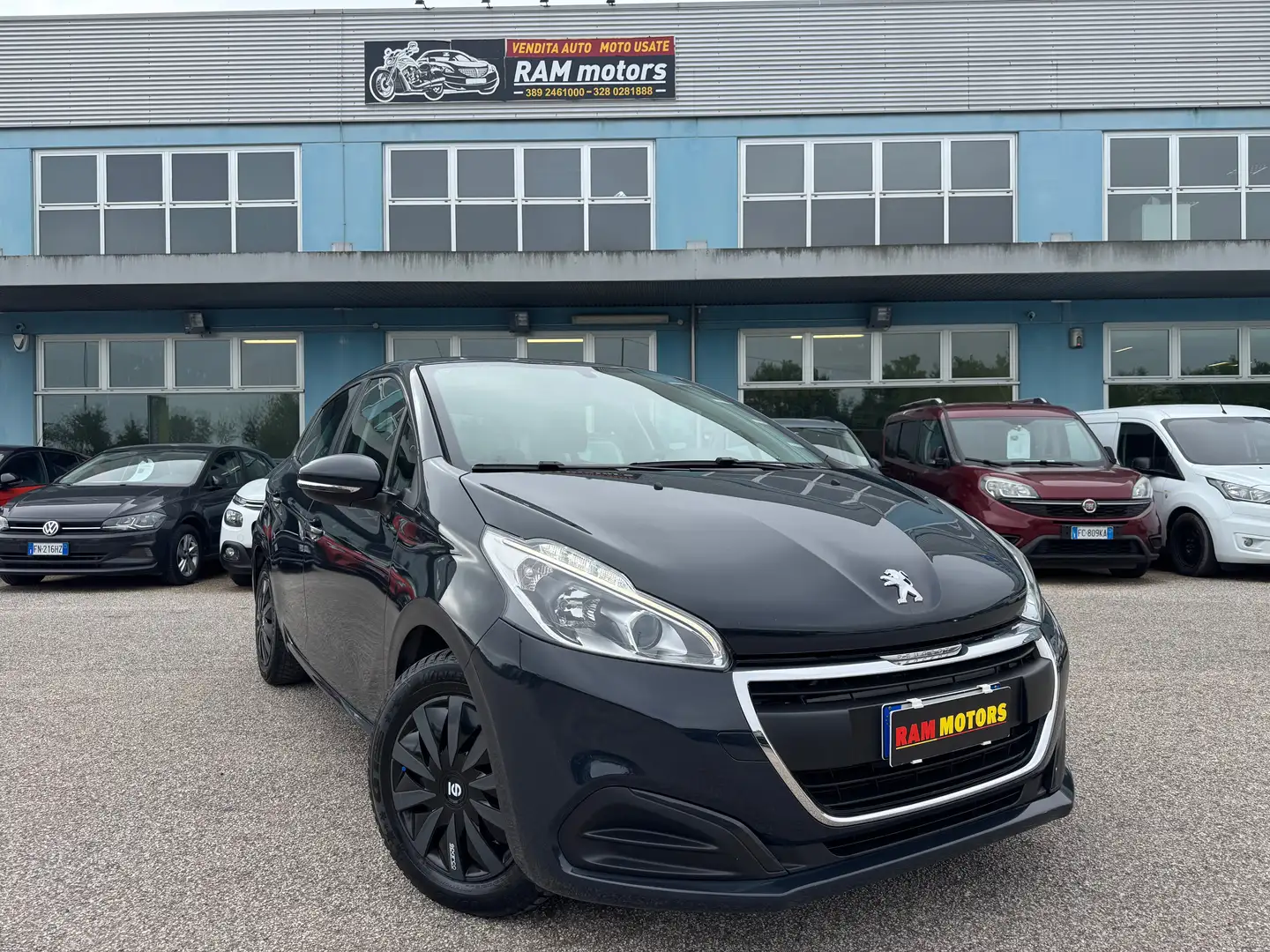 Peugeot 208 208 5p 1.5 bluehdi GT Line s Grigio - 1
