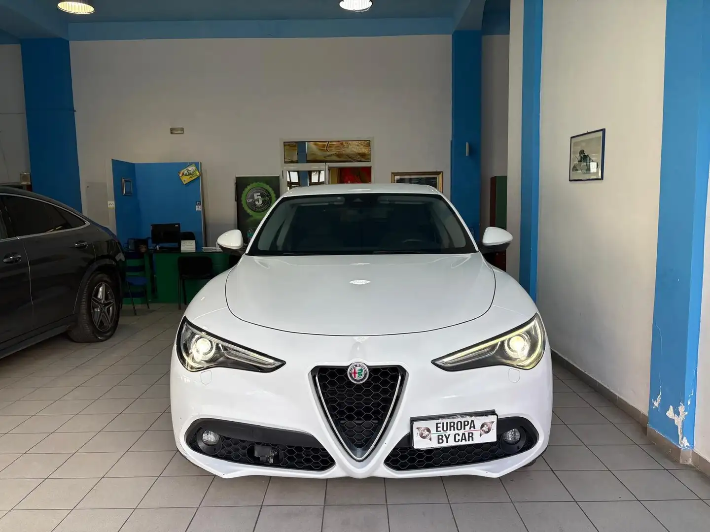 Alfa Romeo Stelvio Stelvio 2.2 t Business Q4 180cv auto Bianco - 1
