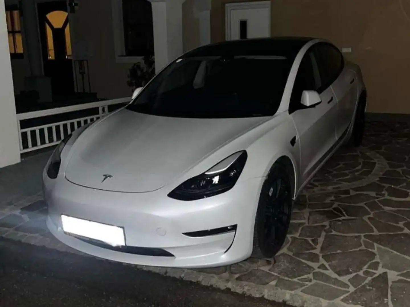 Tesla Model 3 Model 3 Long Range AWD 75kWh 8-fach bereift Weiß - 1