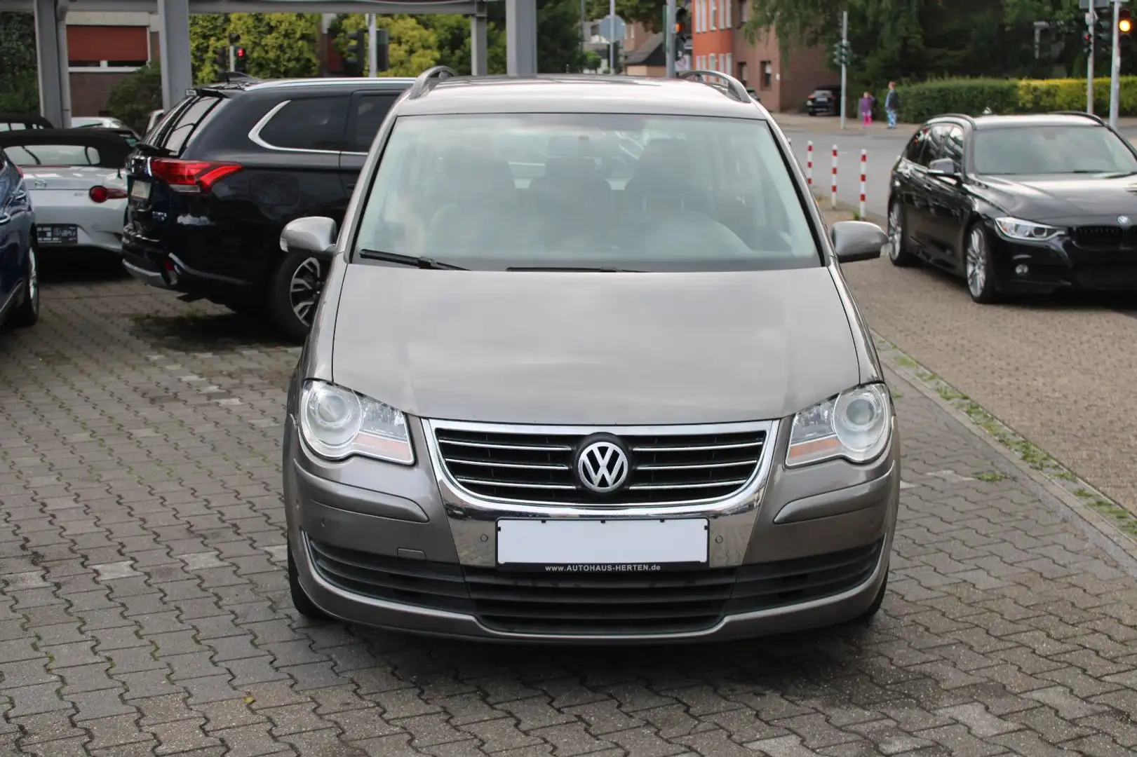 Volkswagen Touran 1.4 TSI Trendline*DSG AUTOMATIK*TÜV07/27* Grau - 2