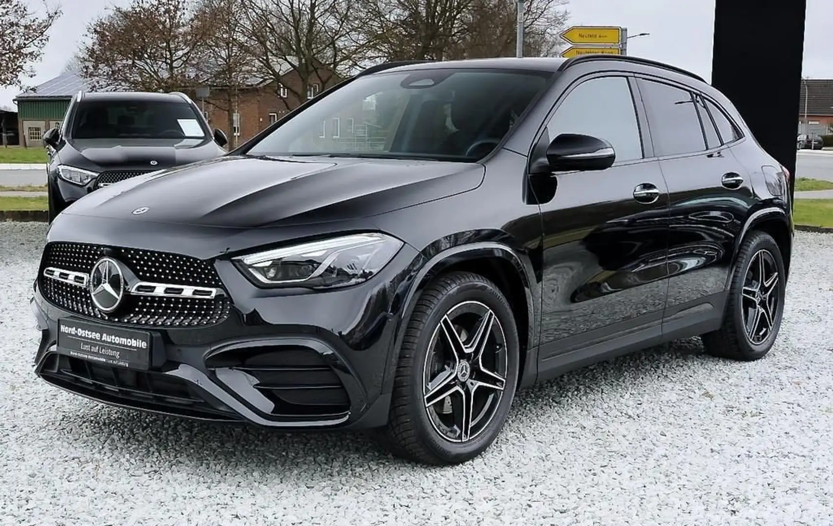Mercedes-Benz GLA 200 D AUTOMATIC AMG PREMIUM LED TETTO NAVI KAMERA 19' Nero - 2