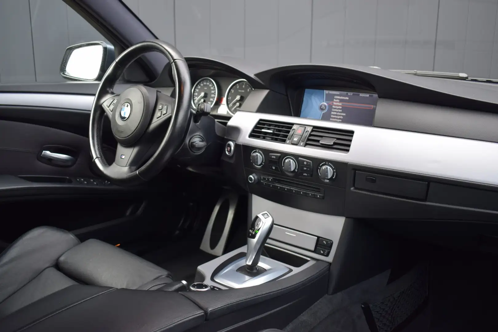 BMW 520 5-serie 520i Automaat M-Sport LCI | Zwart Leder | Gris - 2