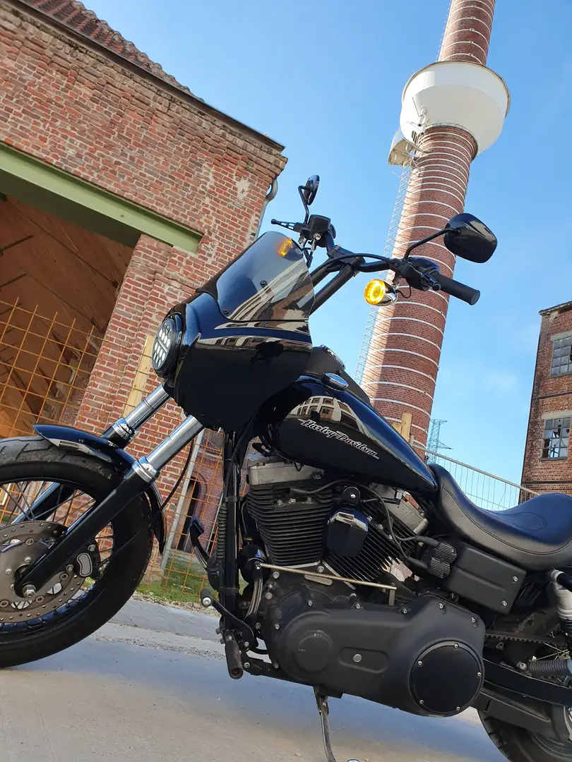 Harley-Davidson Dyna Street Bob Fekete - 2