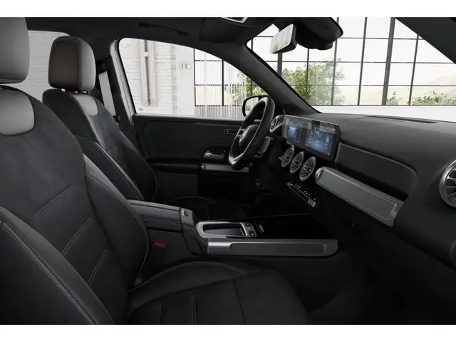 Mercedes-Benz GLB view 8