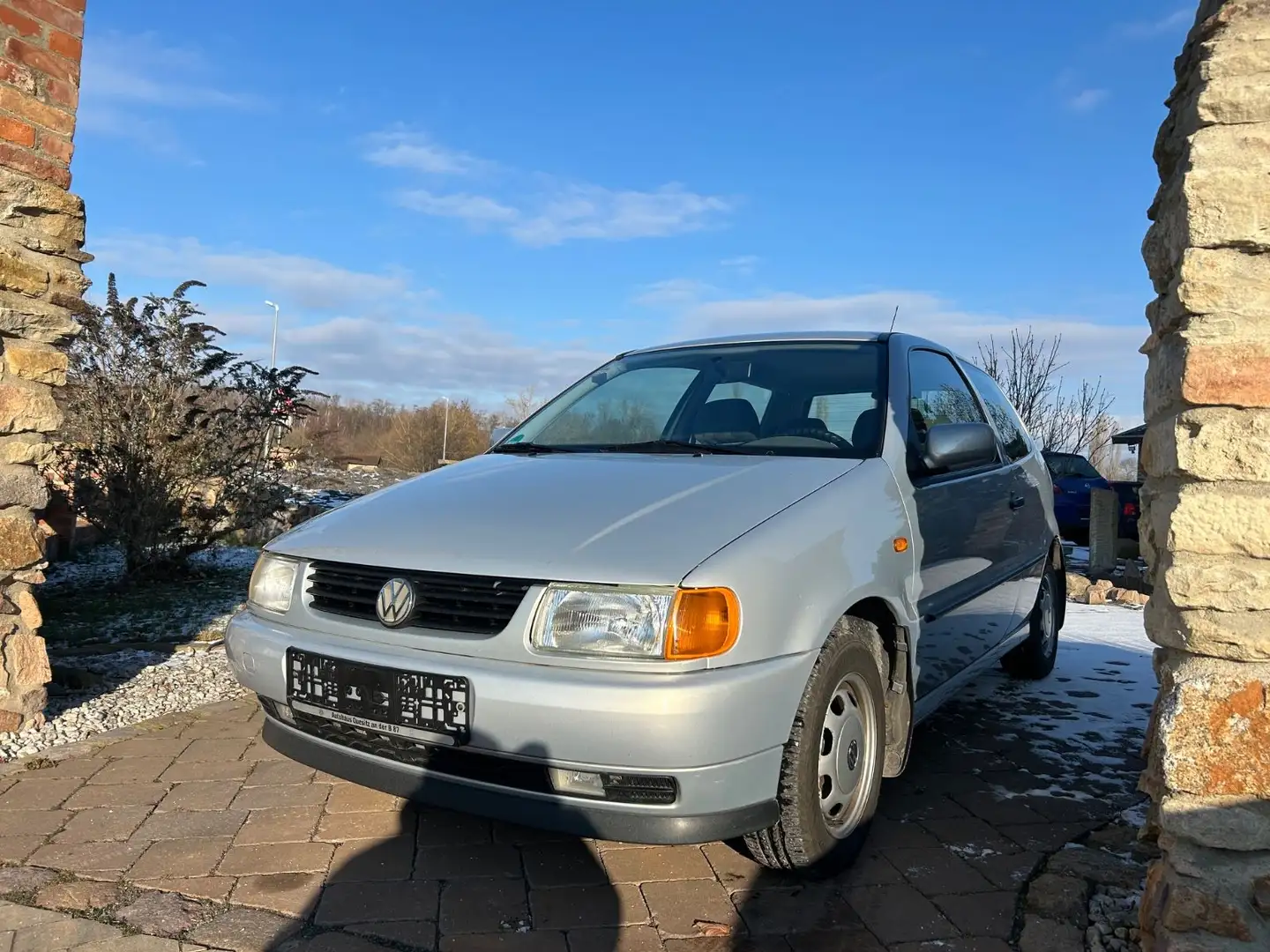 Volkswagen Polo 1.4 44kW Automatik TÜV/AU 01/2028 1. Hand Silber - 1