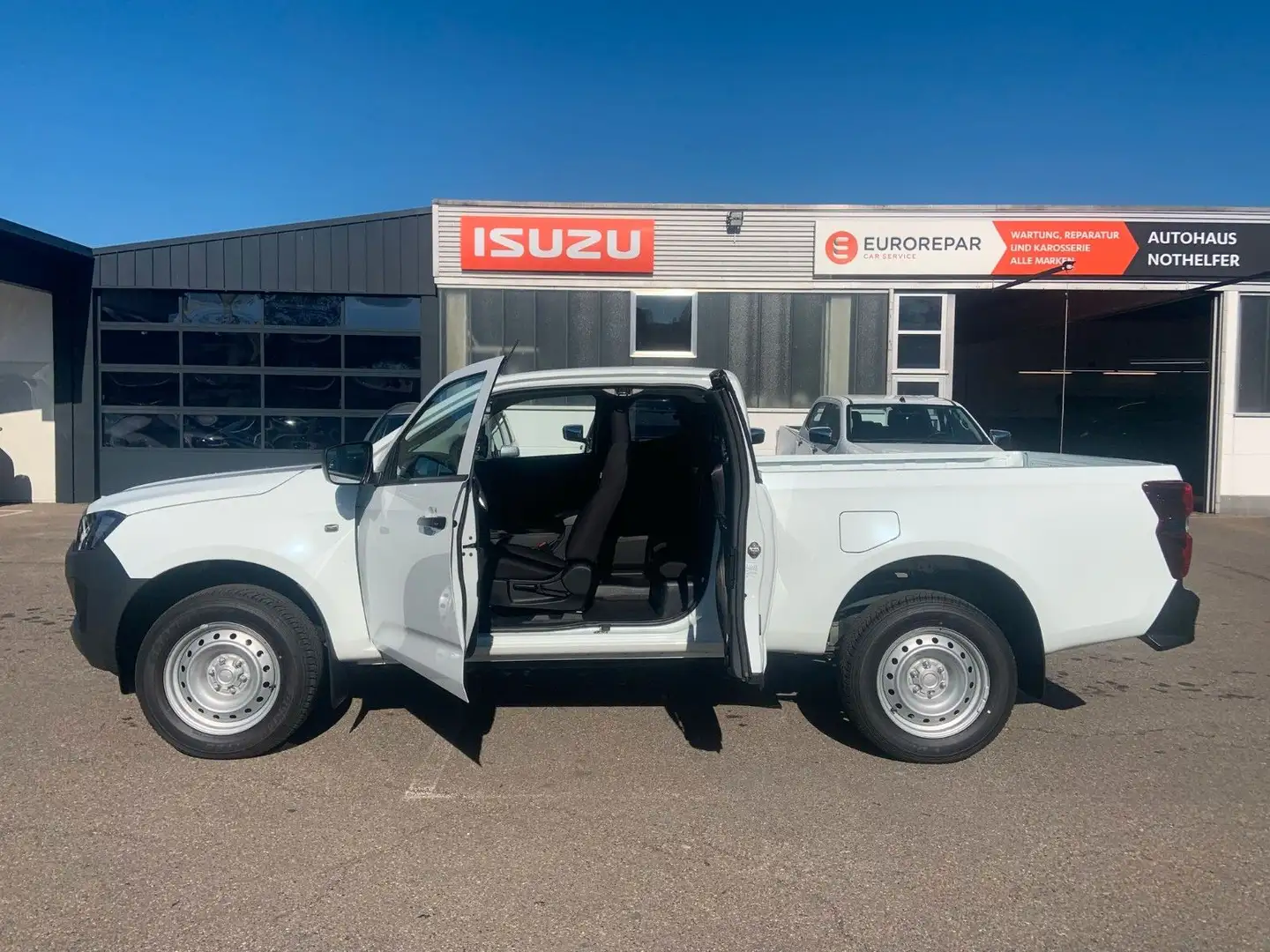 Isuzu D-Max Space Cab 4WD AHK + Beschichtung sofort Blanco - 2