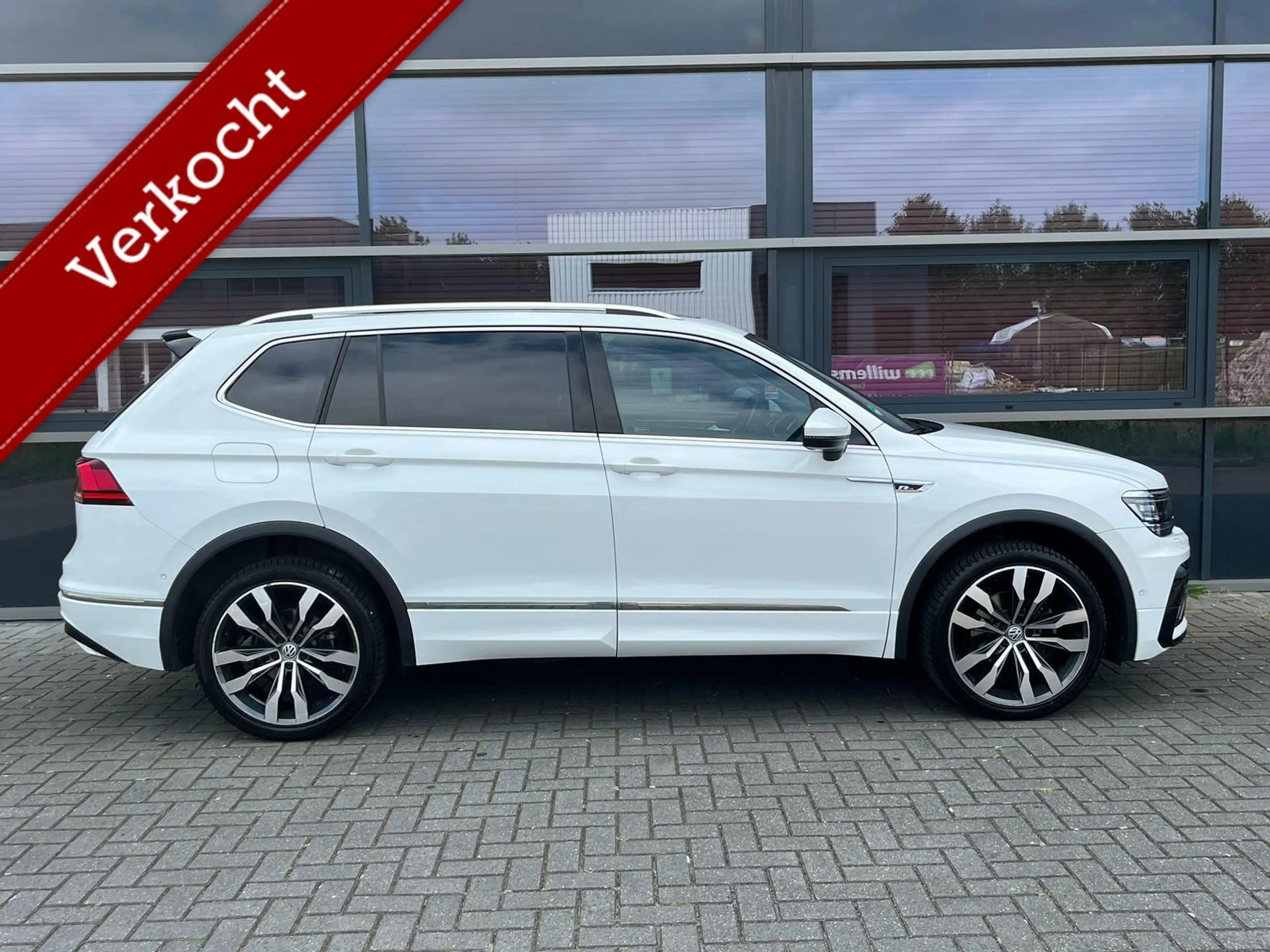 Volkswagen Tiguan Allspace 1.5 TSI ACT R-line Trekhaak Pano DSG camera Dodeho — photo 11