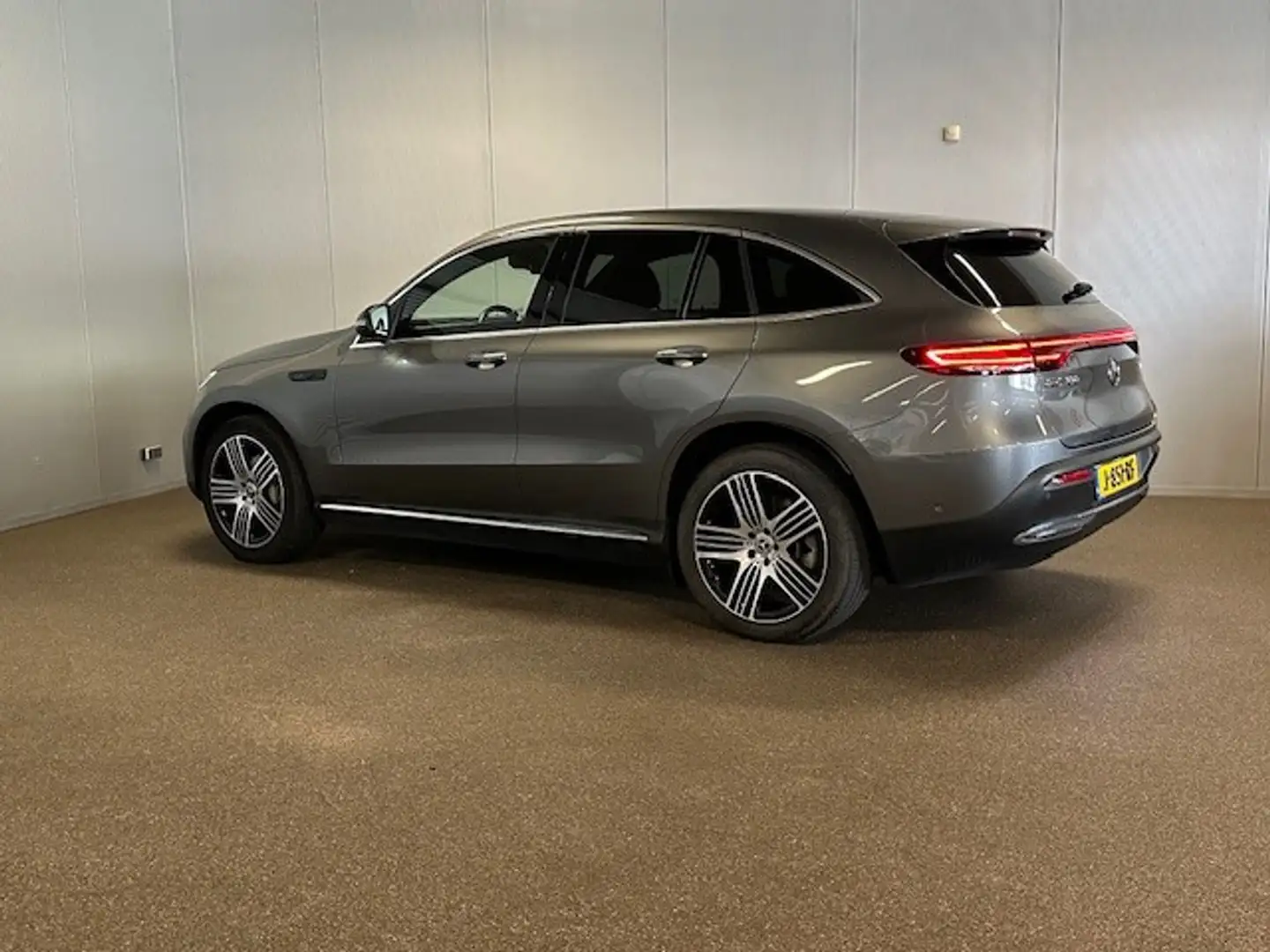 Mercedes-Benz EQC 400 4 MATIC Bus. Solution Luxury 80 kWh-SOH 94%-TREKHA Grijs - 2