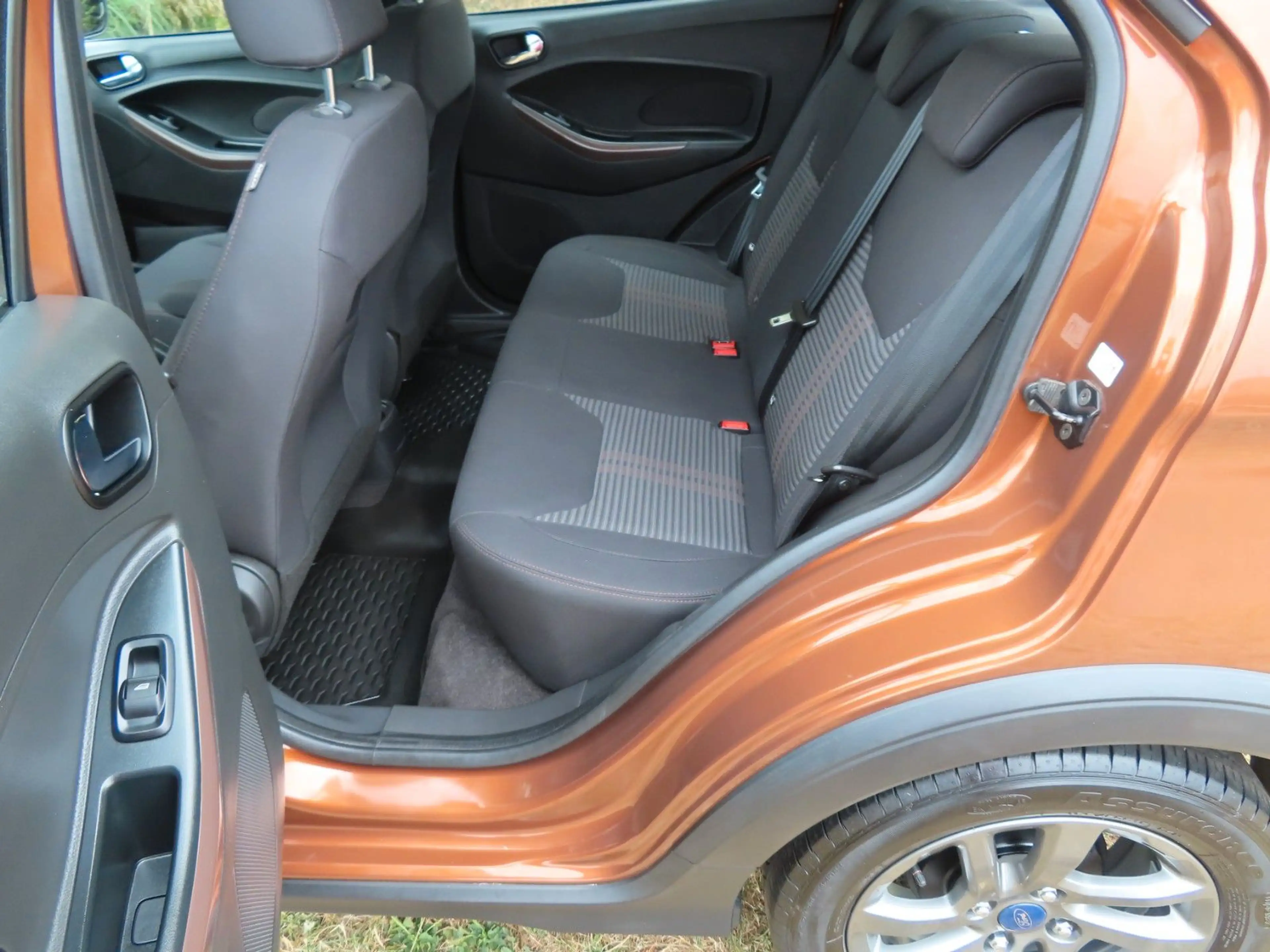 Ford Ka/Ka+ KA+ Active "Sehr gepflegt" — photo 12