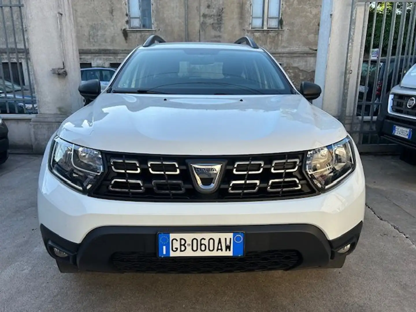 Dacia Duster 1.5blue dci Essential 4x4 SOLO 65000 KM NAVY PDCY Bianco - 2