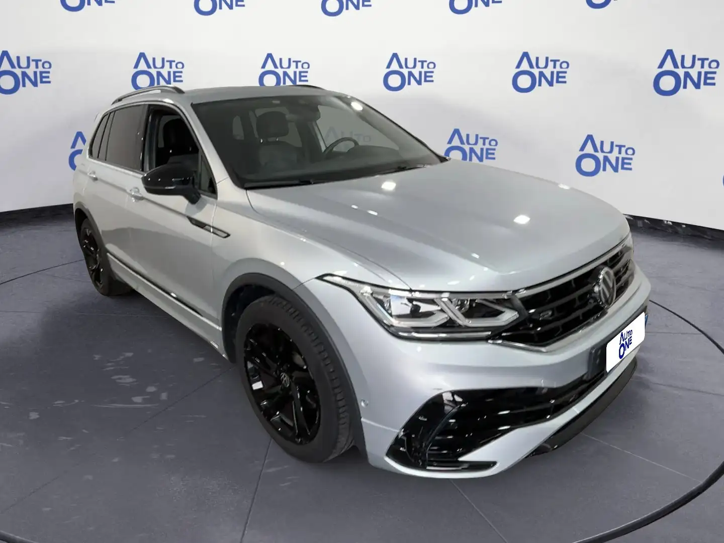 Volkswagen Tiguan Tiguan 2.0 TDI 150 CV SCR DSG R-Line - 2K* Grijs - 1