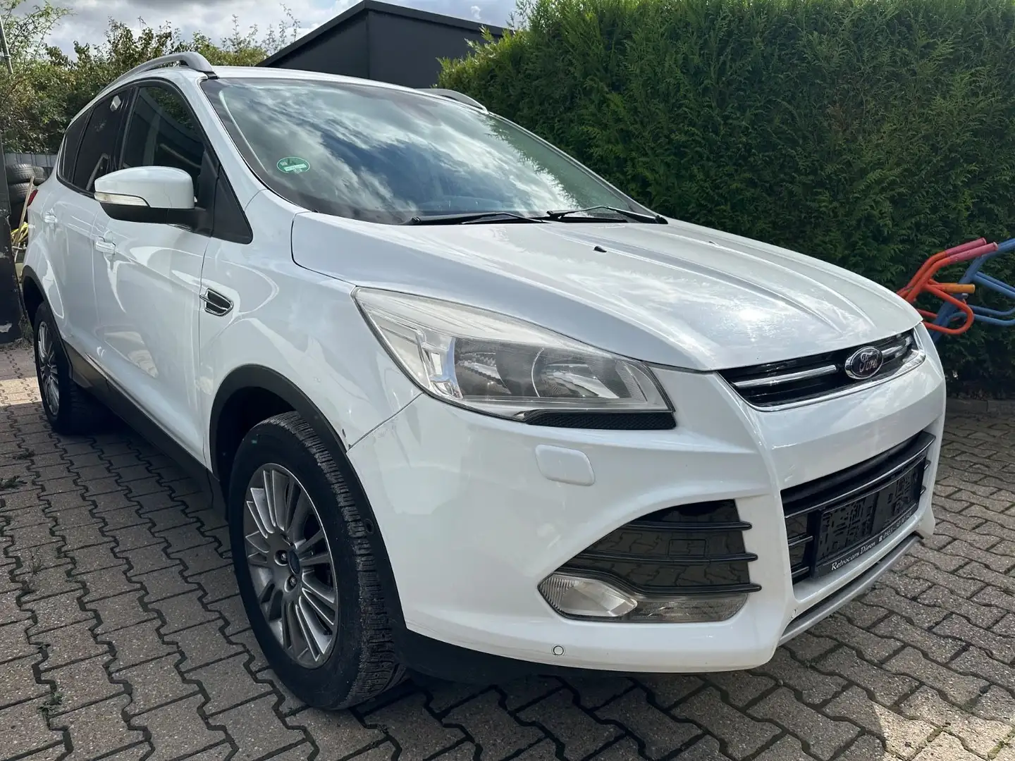 Ford Kuga Titanium Weiß - 1