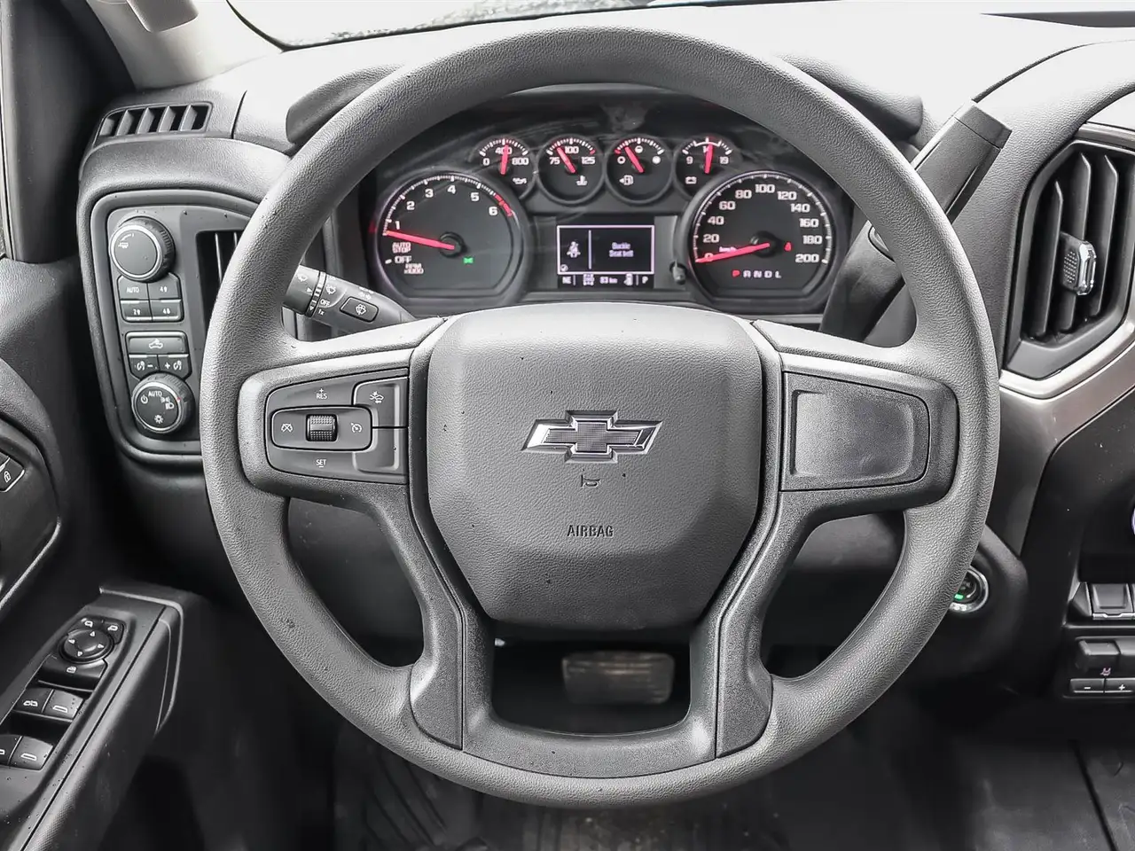 Chevrolet Silverado 1500 снимка Chevrolet Silverado 1500