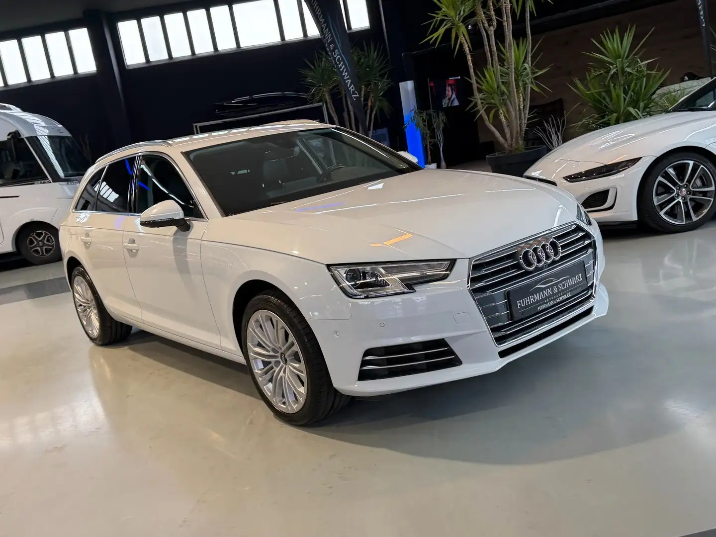 Audi A4 Avant 2.0 TDI Sport MMI Xenon Virtual-Cockpit Blanc - 1