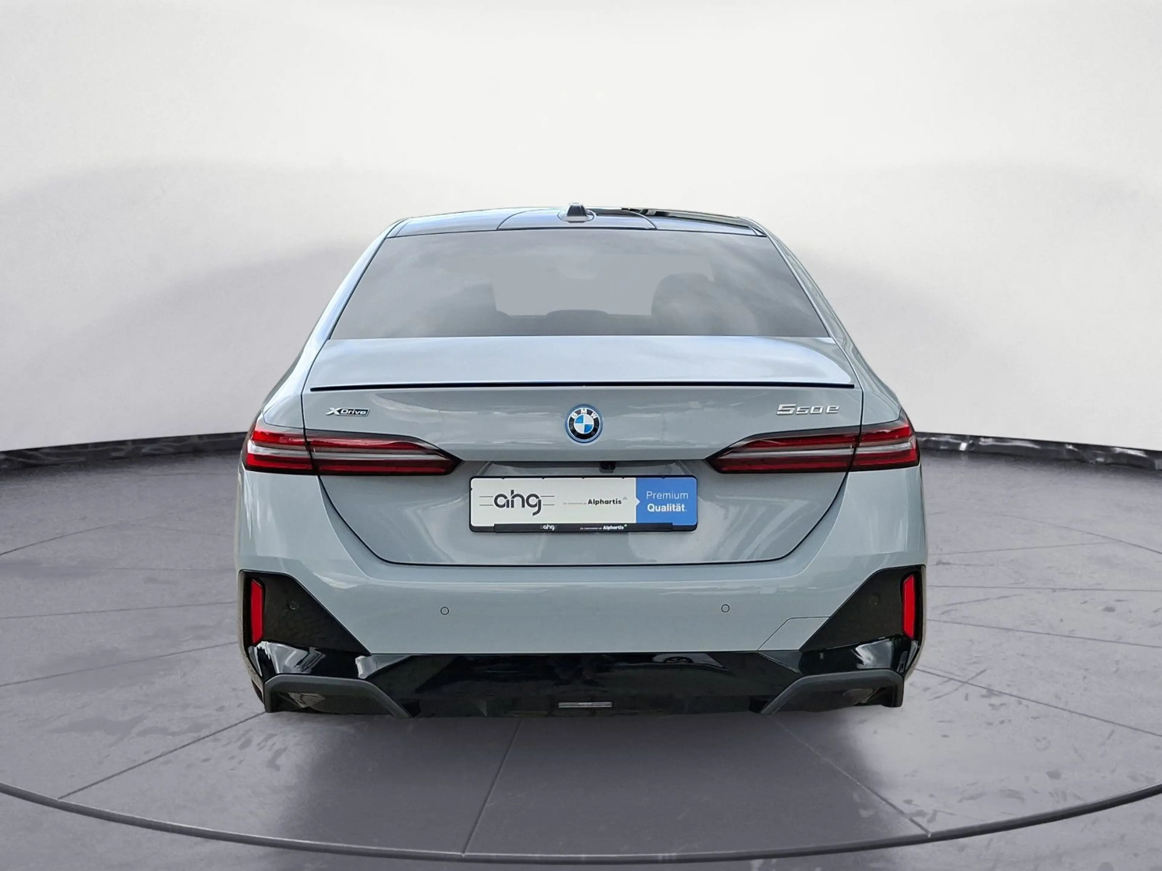 BMW 550 e xDrive M Sportpaket Panorama Komfortzugang — photo 6