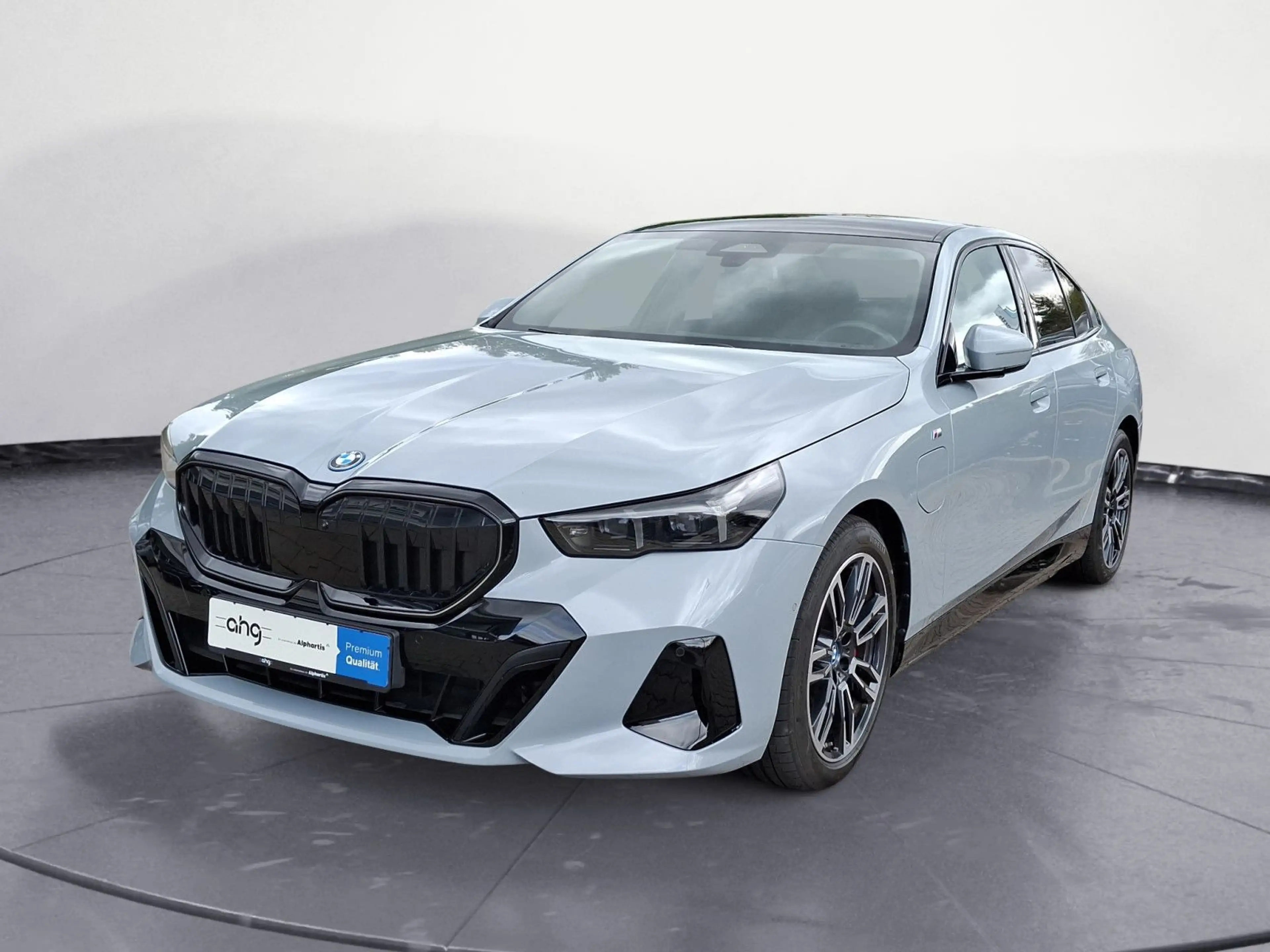 BMW 550 e xDrive M Sportpaket Panorama Komfortzugang — photo 2