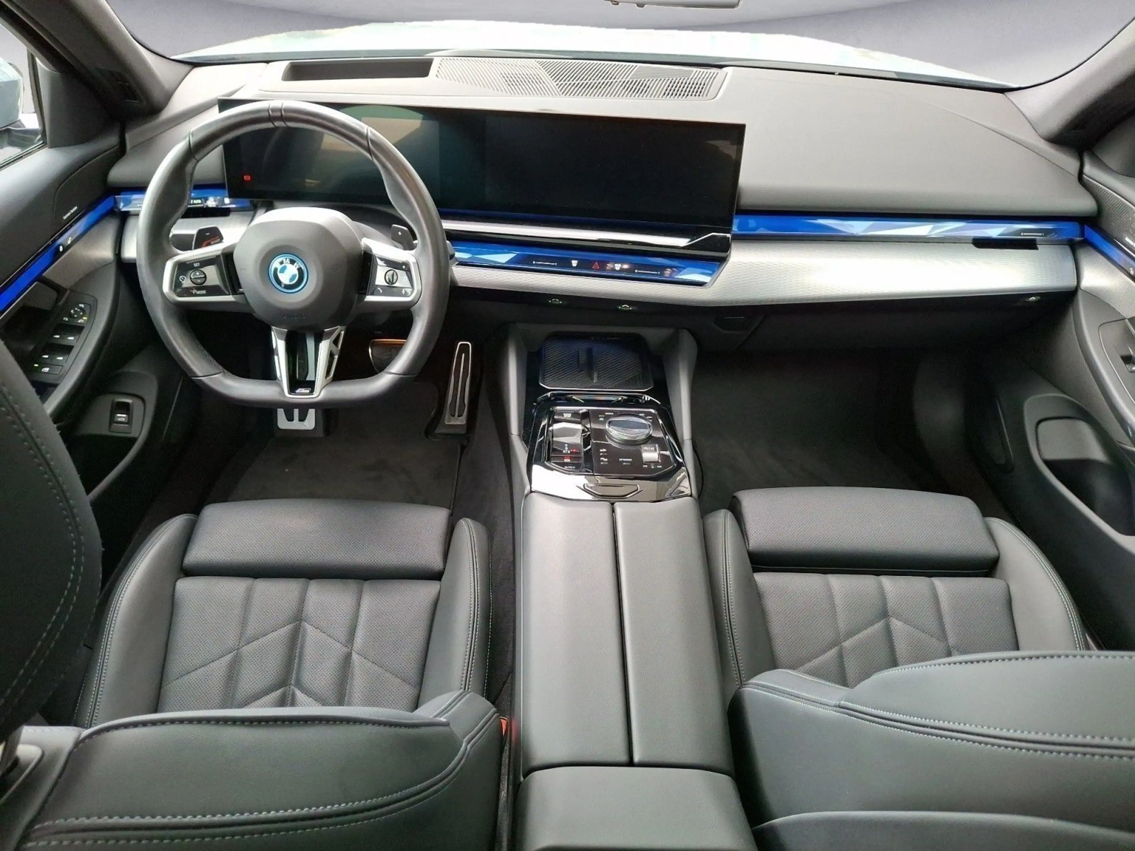 BMW 550 e xDrive M Sportpaket Panorama Komfortzugang — photo 13