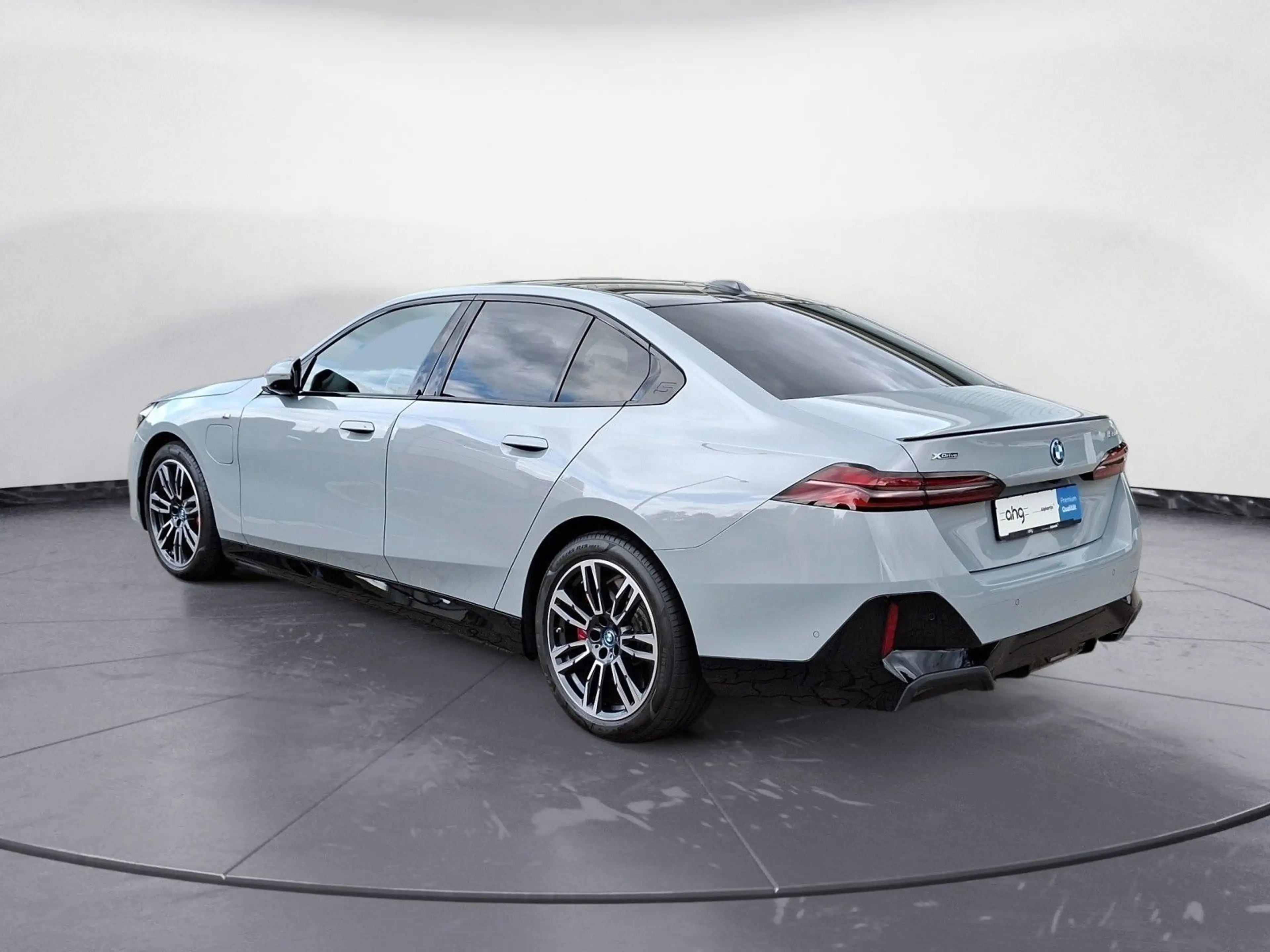 BMW 550 e xDrive M Sportpaket Panorama Komfortzugang — photo 5