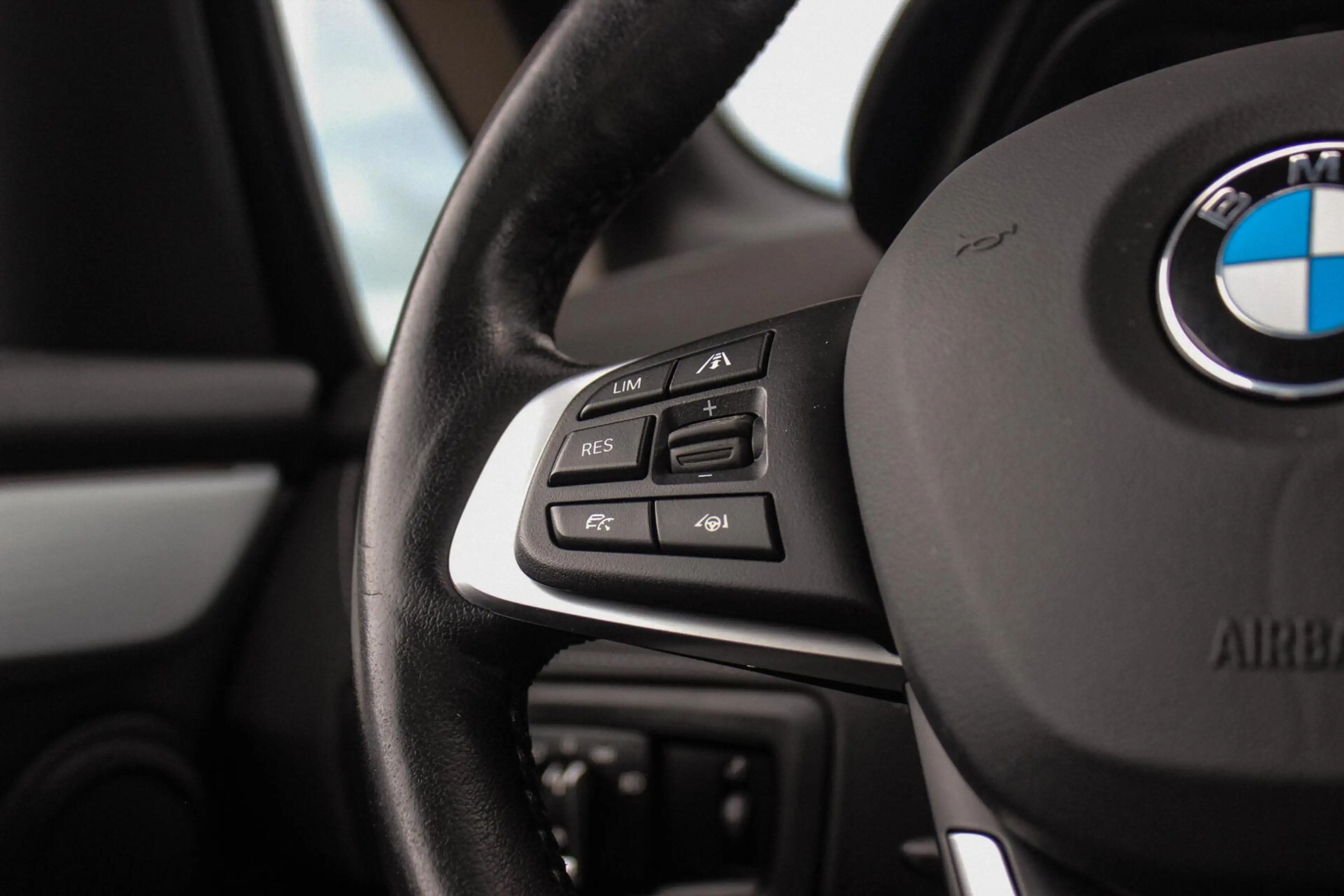 BMW 225 2-serie Active Tourer 225xe Luxury | Driving Assis — photo 21