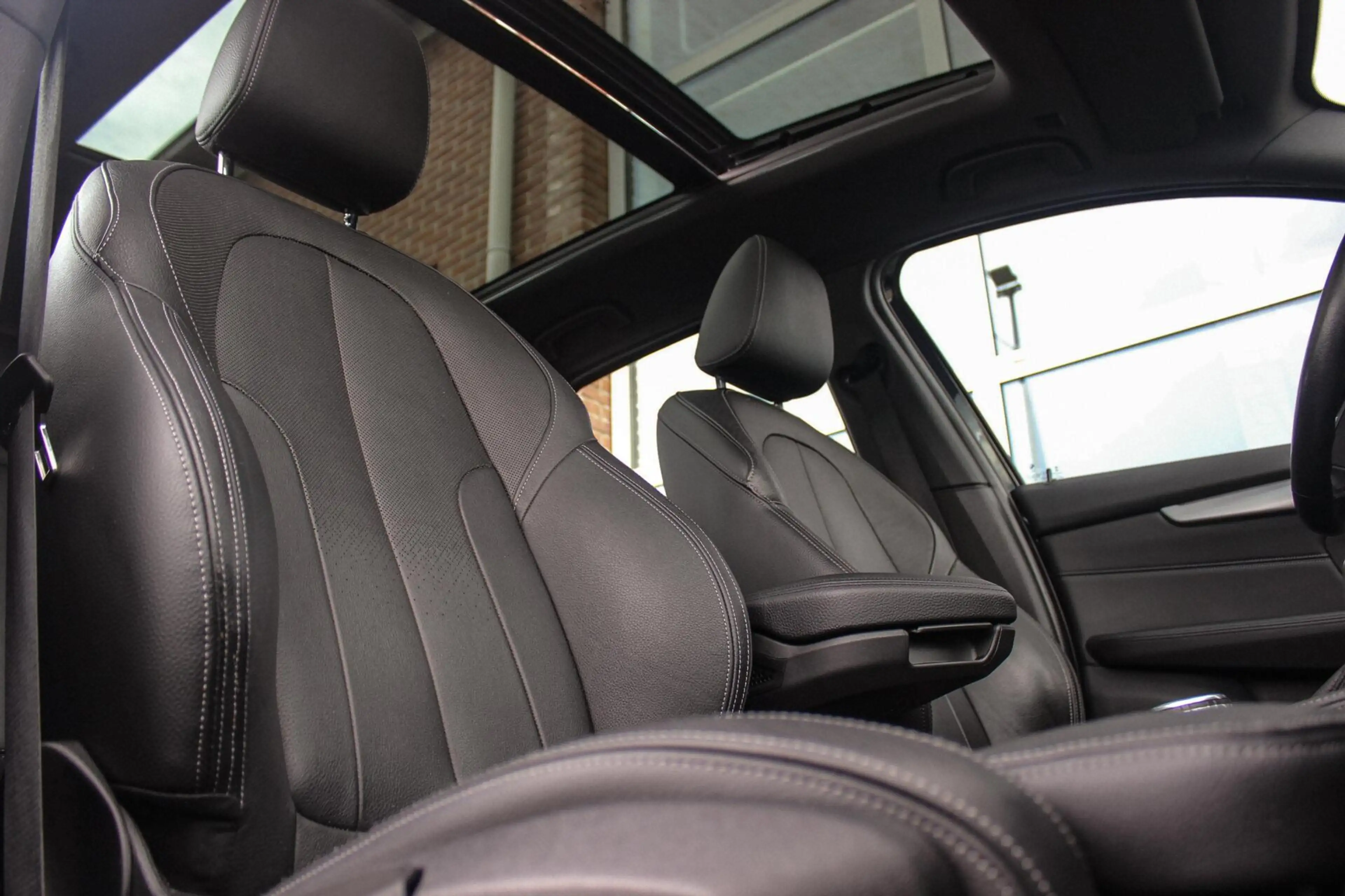 BMW 225 2-serie Active Tourer 225xe Luxury | Driving Assis — photo 16