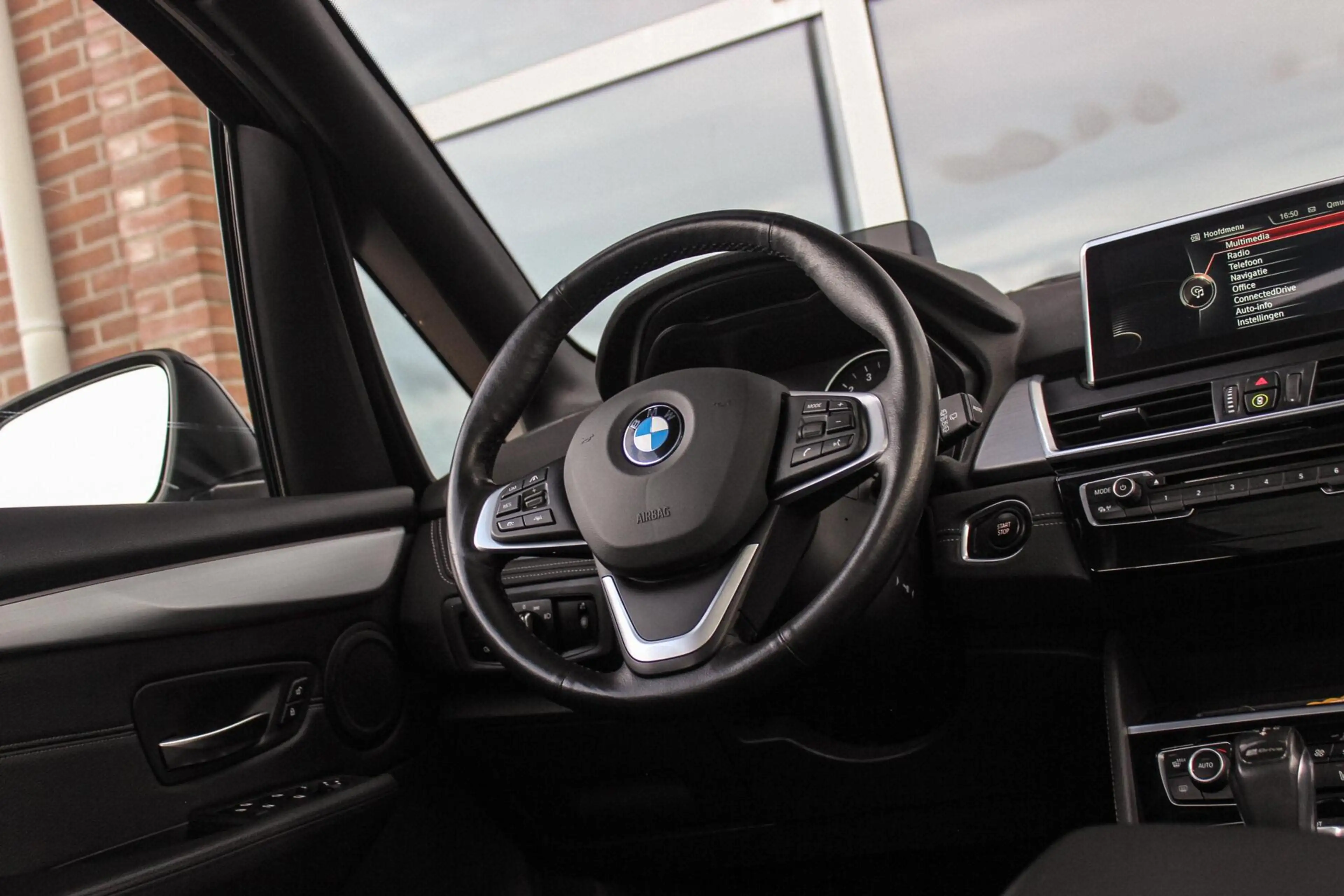 BMW 225 2-serie Active Tourer 225xe Luxury | Driving Assis — photo 20