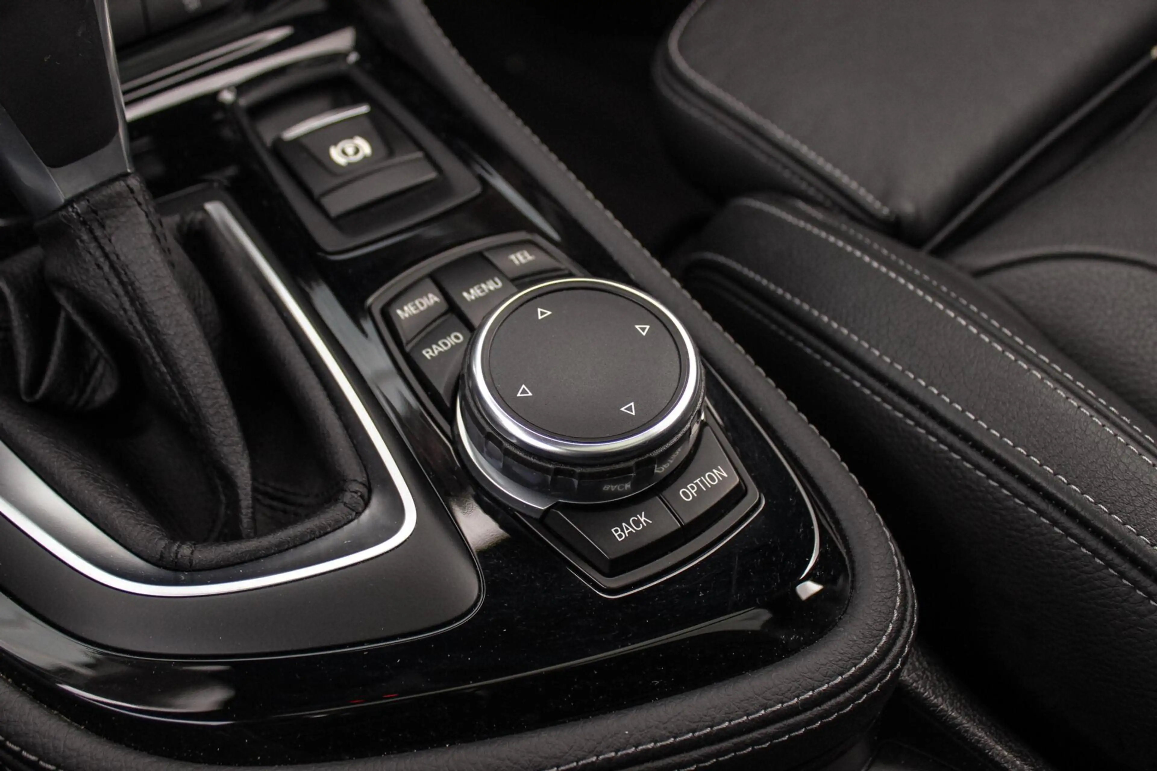 BMW 225 2-serie Active Tourer 225xe Luxury | Driving Assis — photo 34