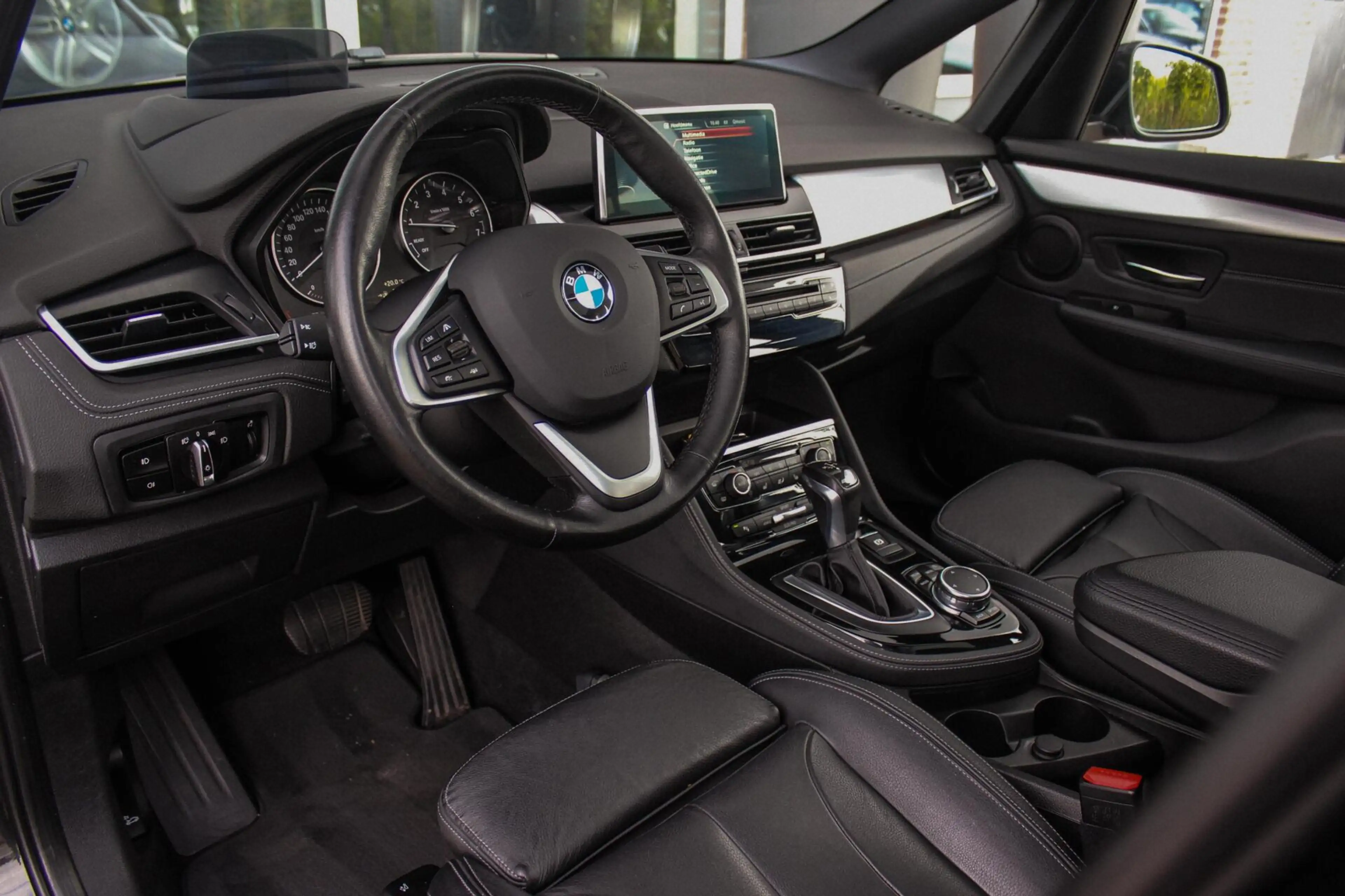BMW 225 2-serie Active Tourer 225xe Luxury | Driving Assis — photo 13