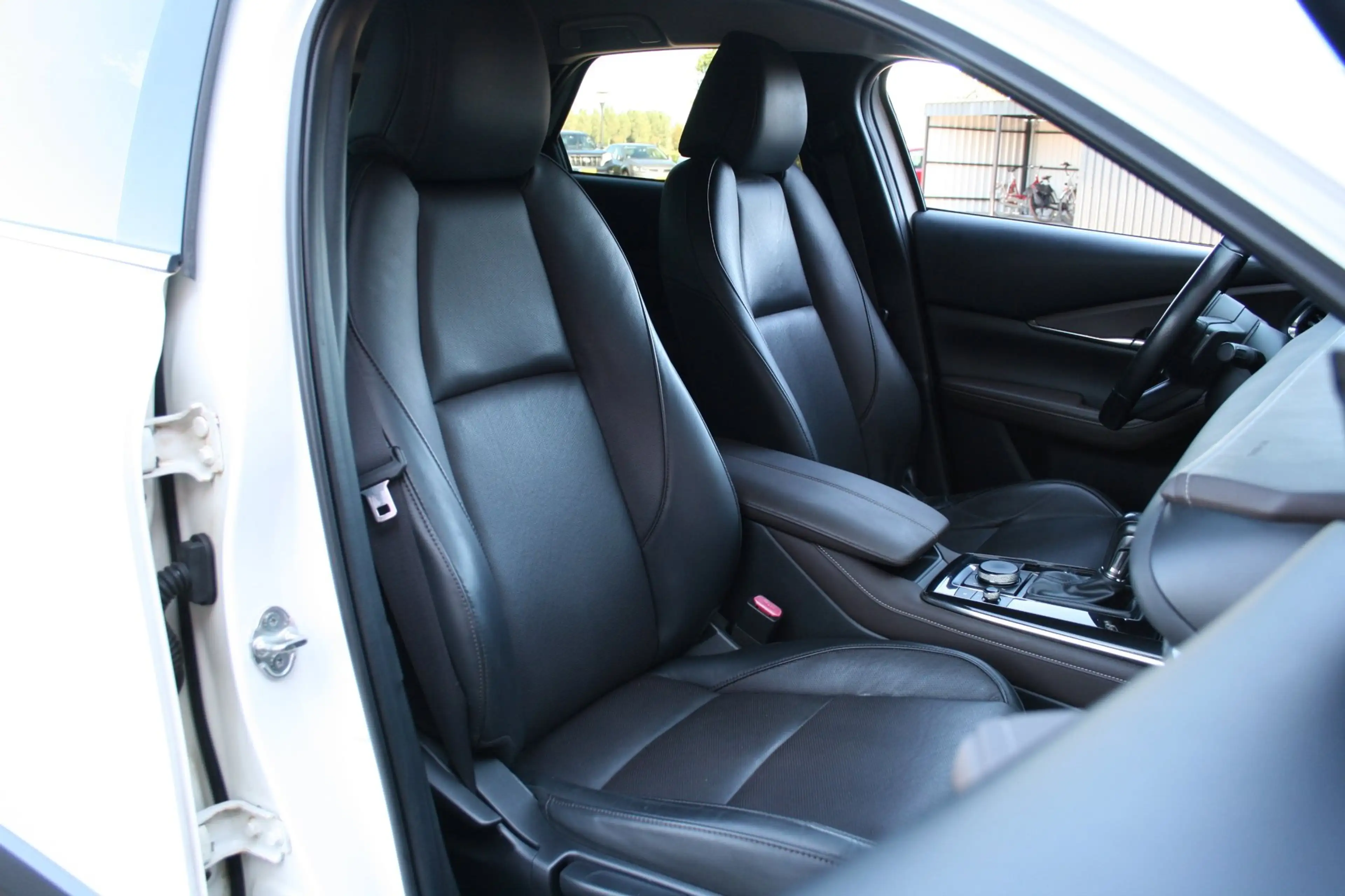 Mazda CX-30 2.0 e-SkyActiv-X M Hybrid Luxury — photo 8