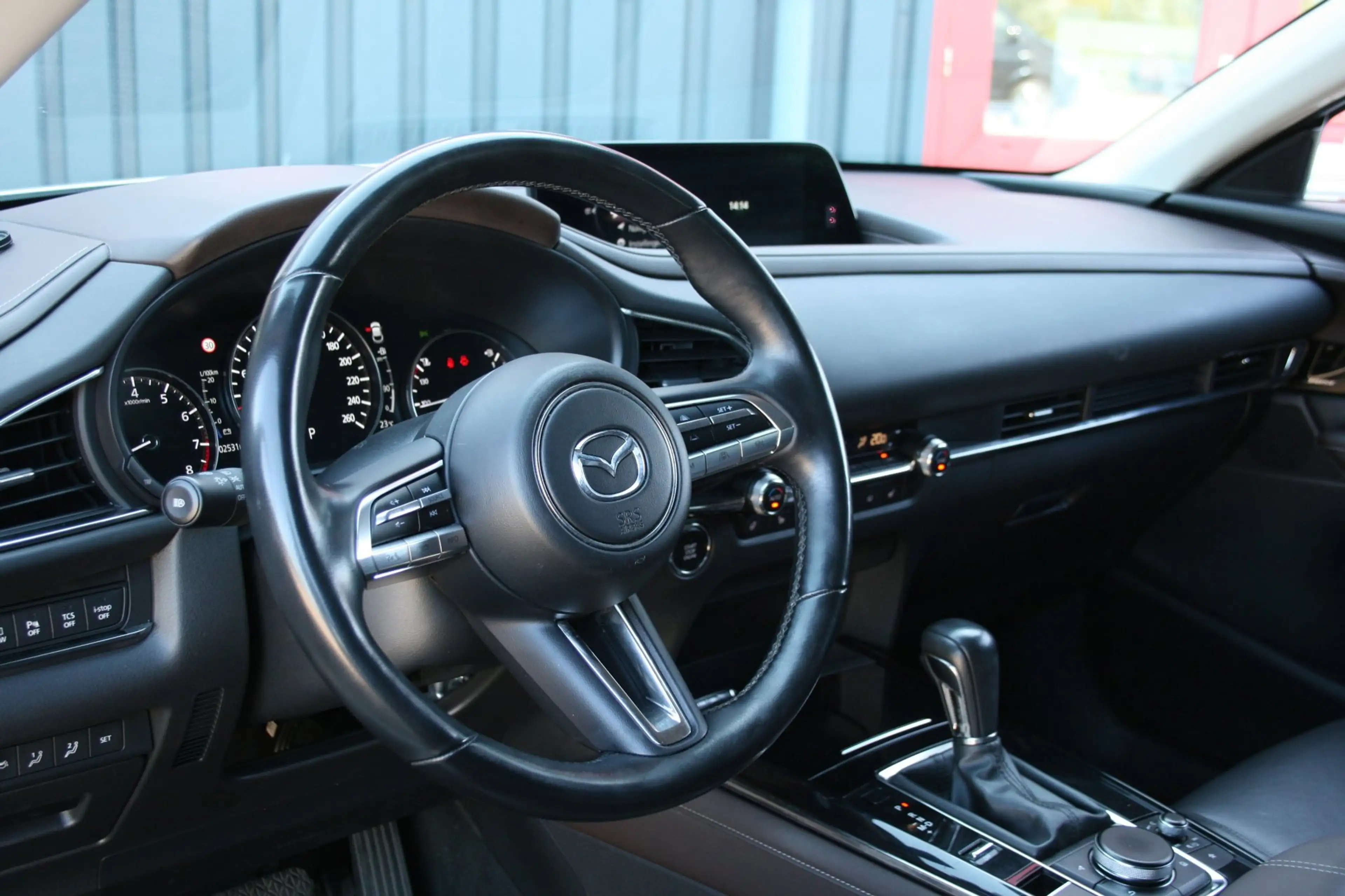 Mazda CX-30 2.0 e-SkyActiv-X M Hybrid Luxury — photo 2