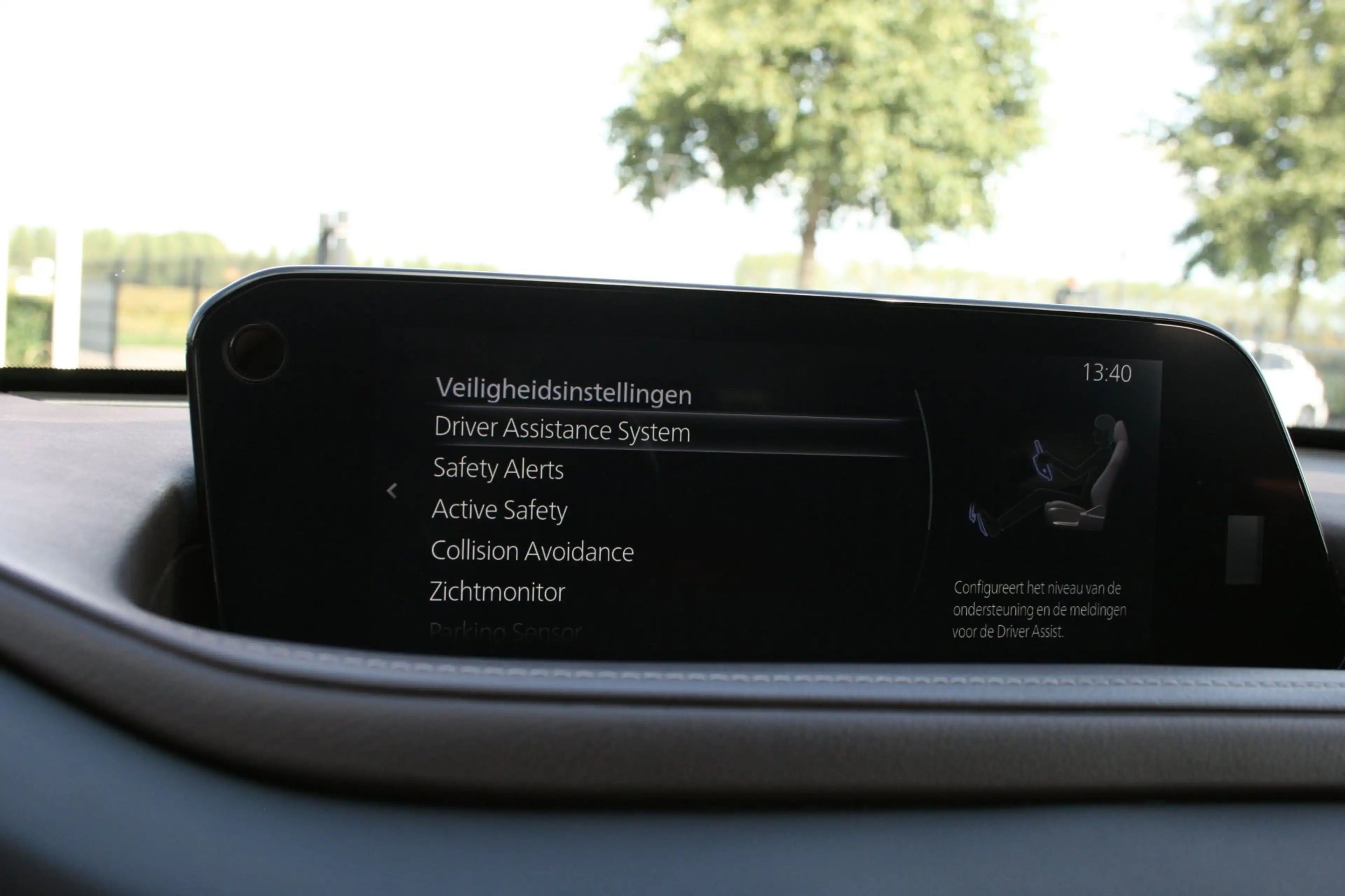 Mazda CX-30 2.0 e-SkyActiv-X M Hybrid Luxury — photo 29