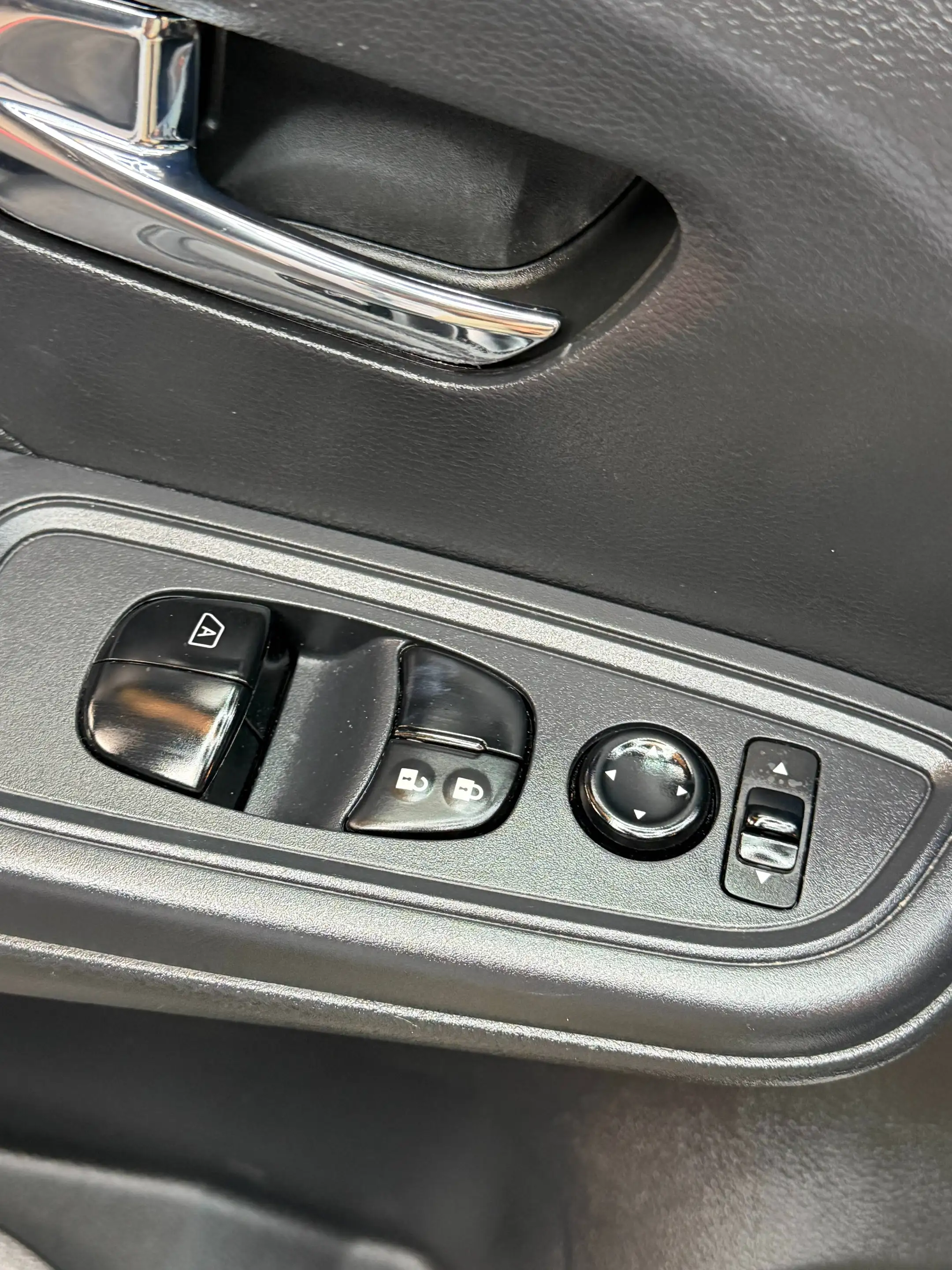 Nissan Micra Micra 1.0 IG-T Business Xtronic Automatique — photo 16