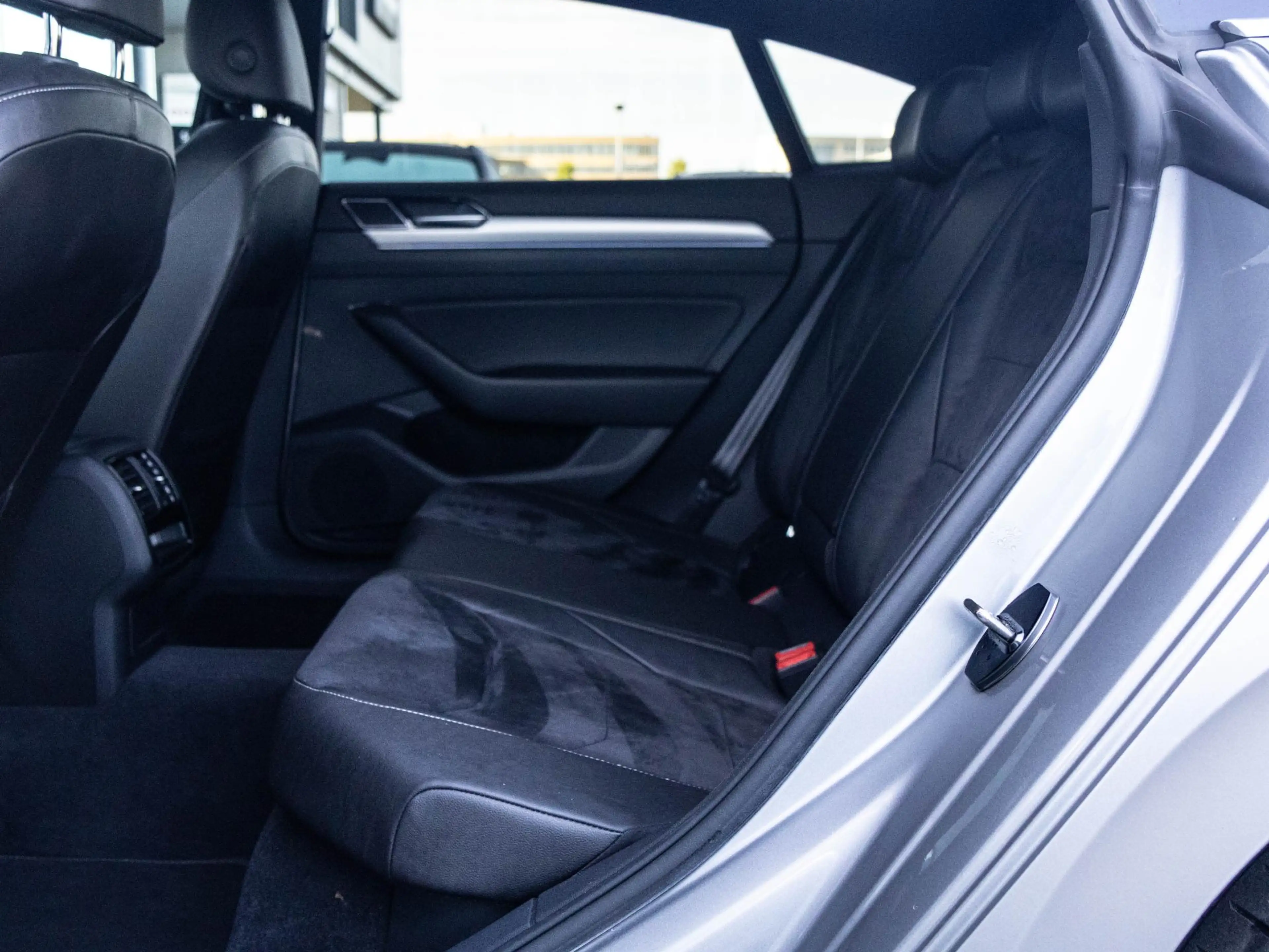 Volkswagen Arteon 1.5 TSI R Line | Pano | Full LED | Keyless Entry | — photo 12