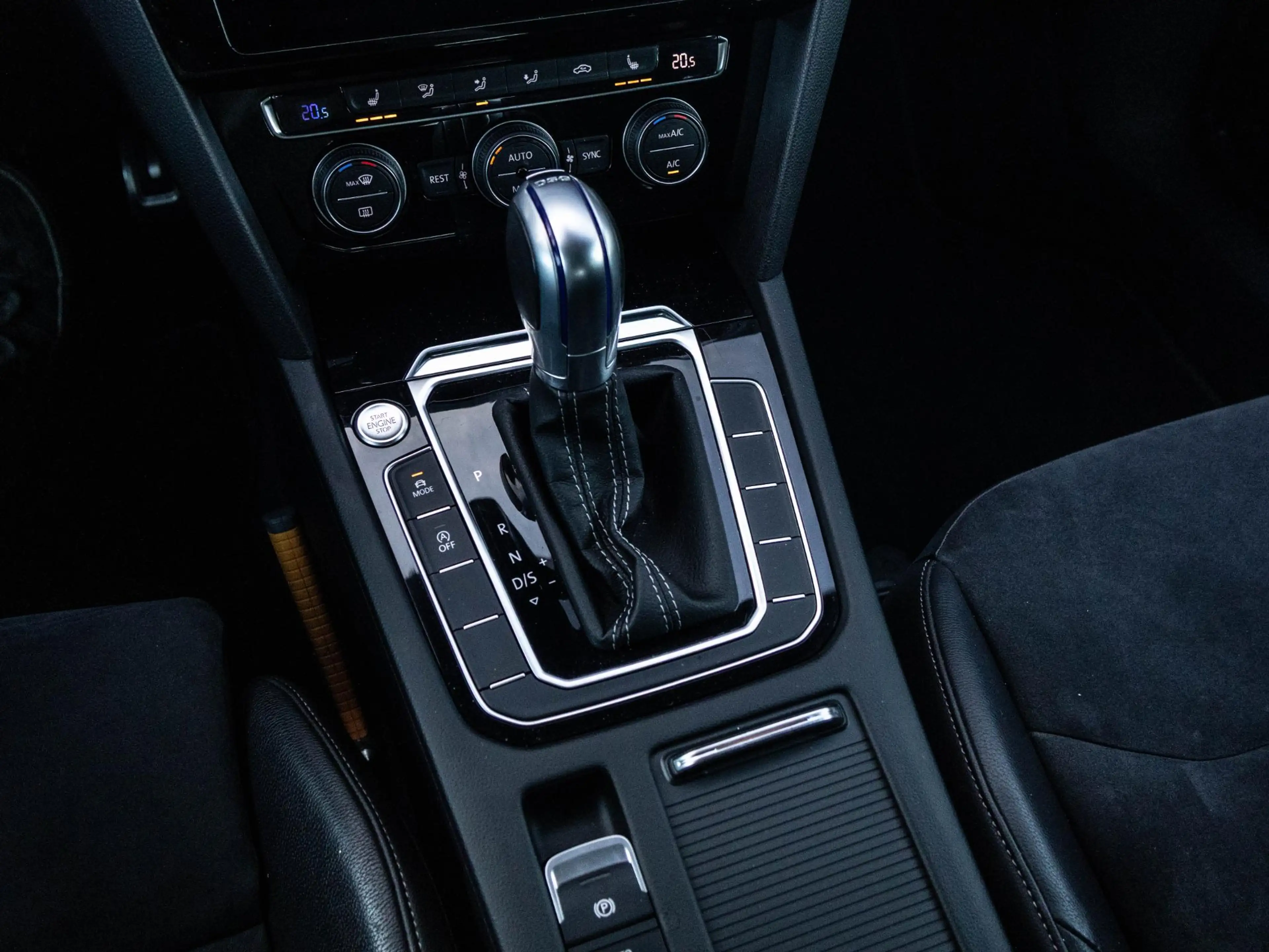 Volkswagen Arteon 1.5 TSI R Line | Pano | Full LED | Keyless Entry | — photo 40