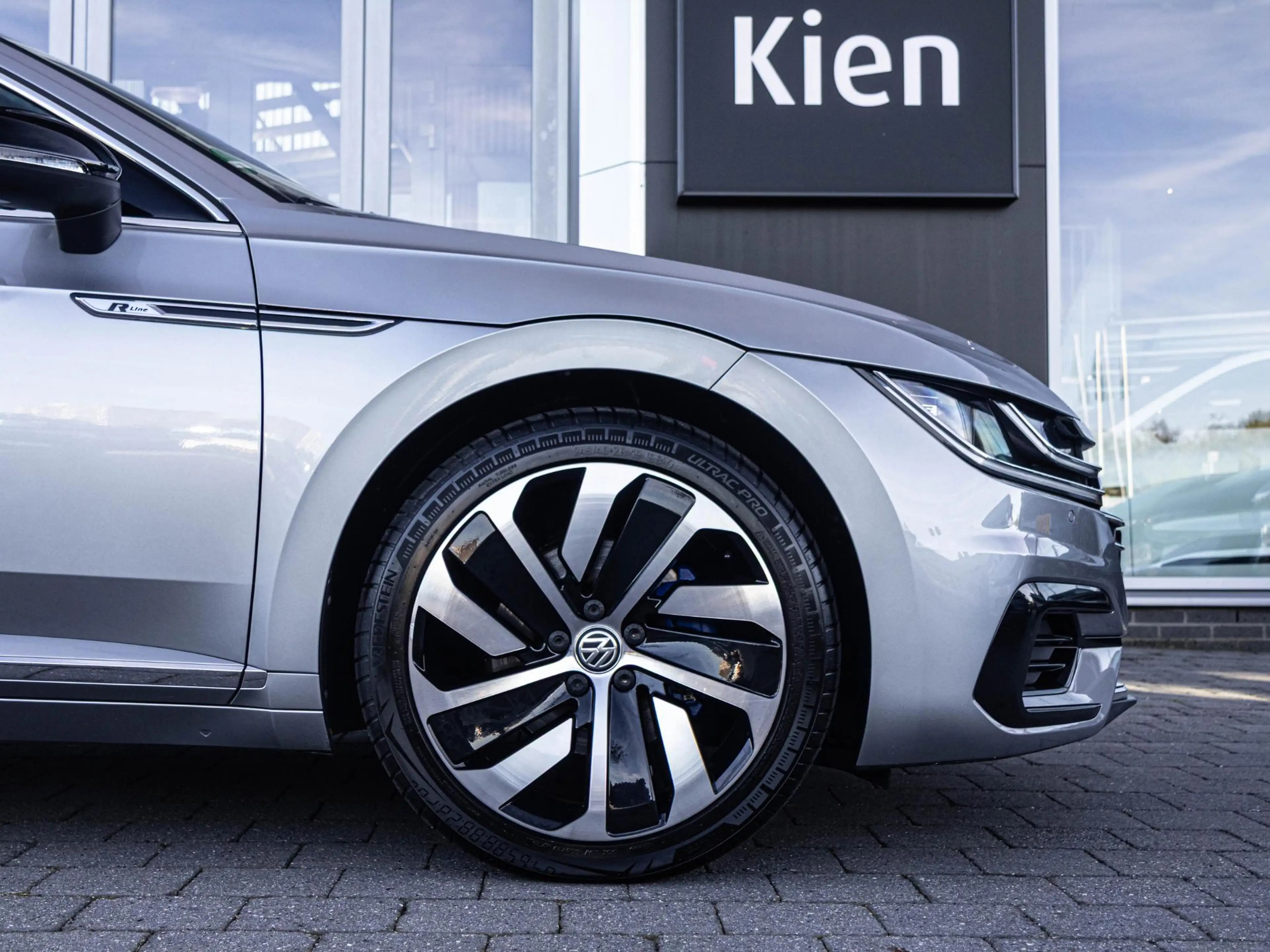 Volkswagen Arteon 1.5 TSI R Line | Pano | Full LED | Keyless Entry | — photo 6