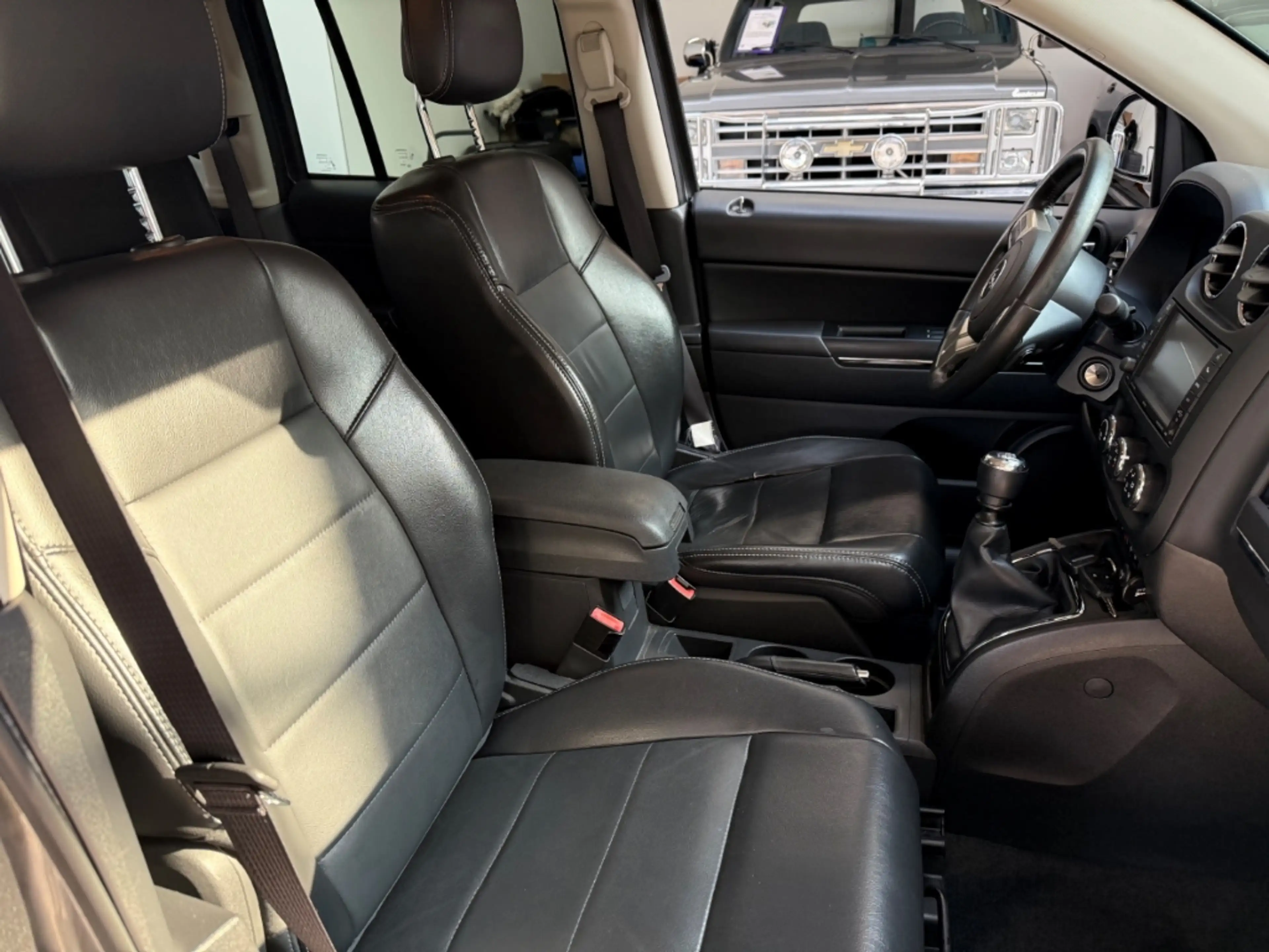 Jeep Compass Limited 4x2 Leder Klima TÜV neu — photo 12