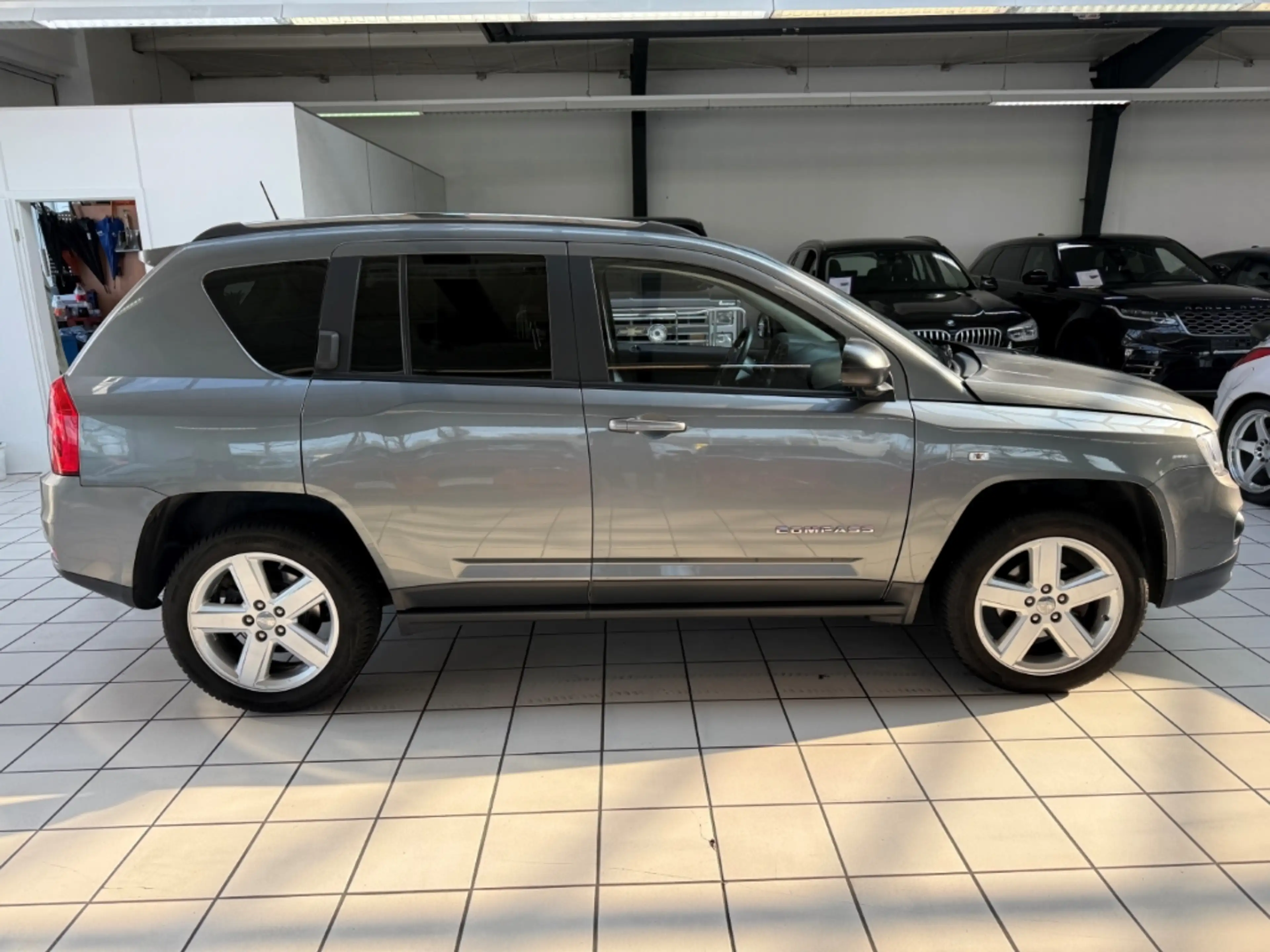 Jeep Compass Limited 4x2 Leder Klima TÜV neu — photo 4