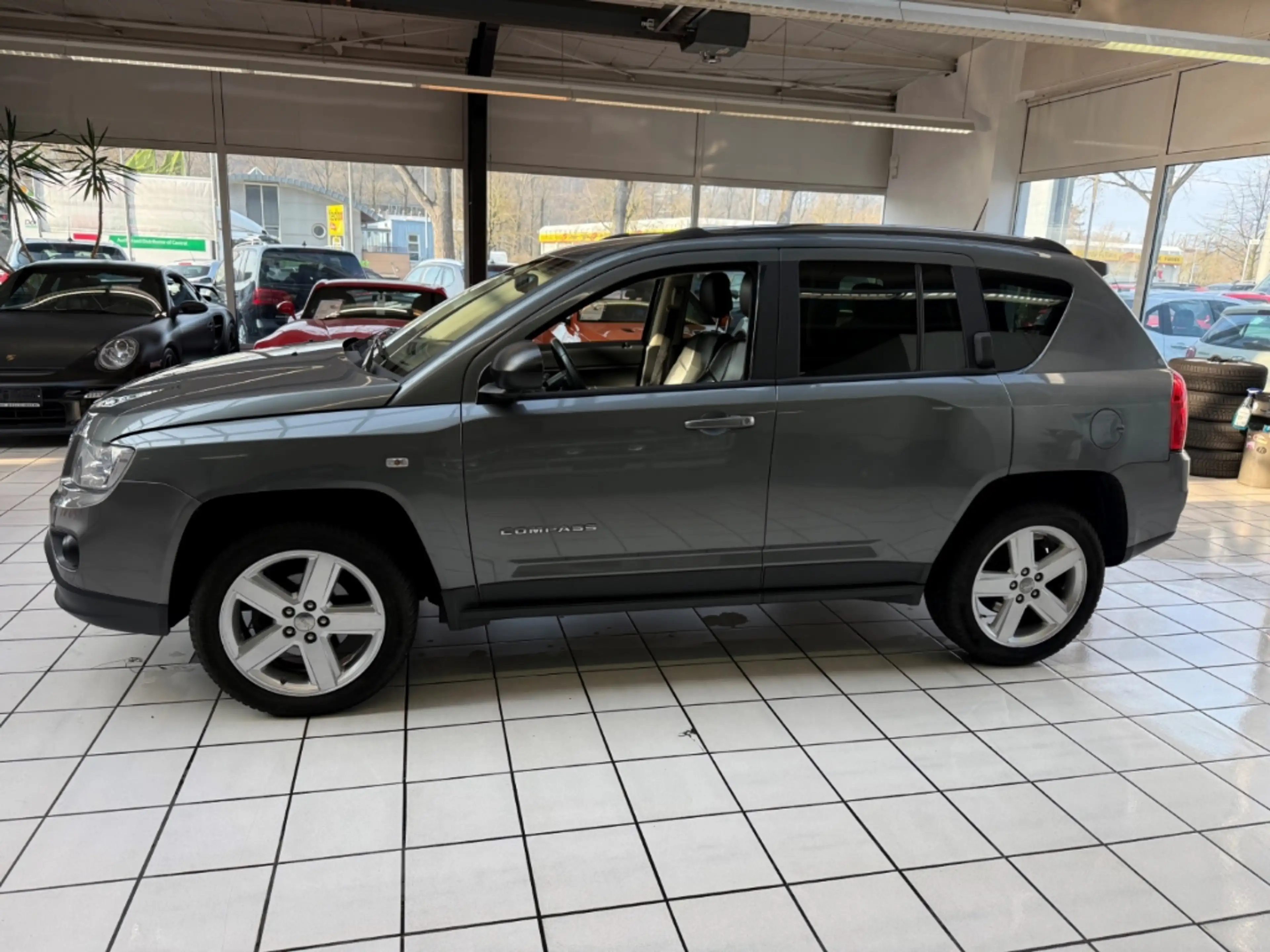 Jeep Compass Limited 4x2 Leder Klima TÜV neu — photo 5