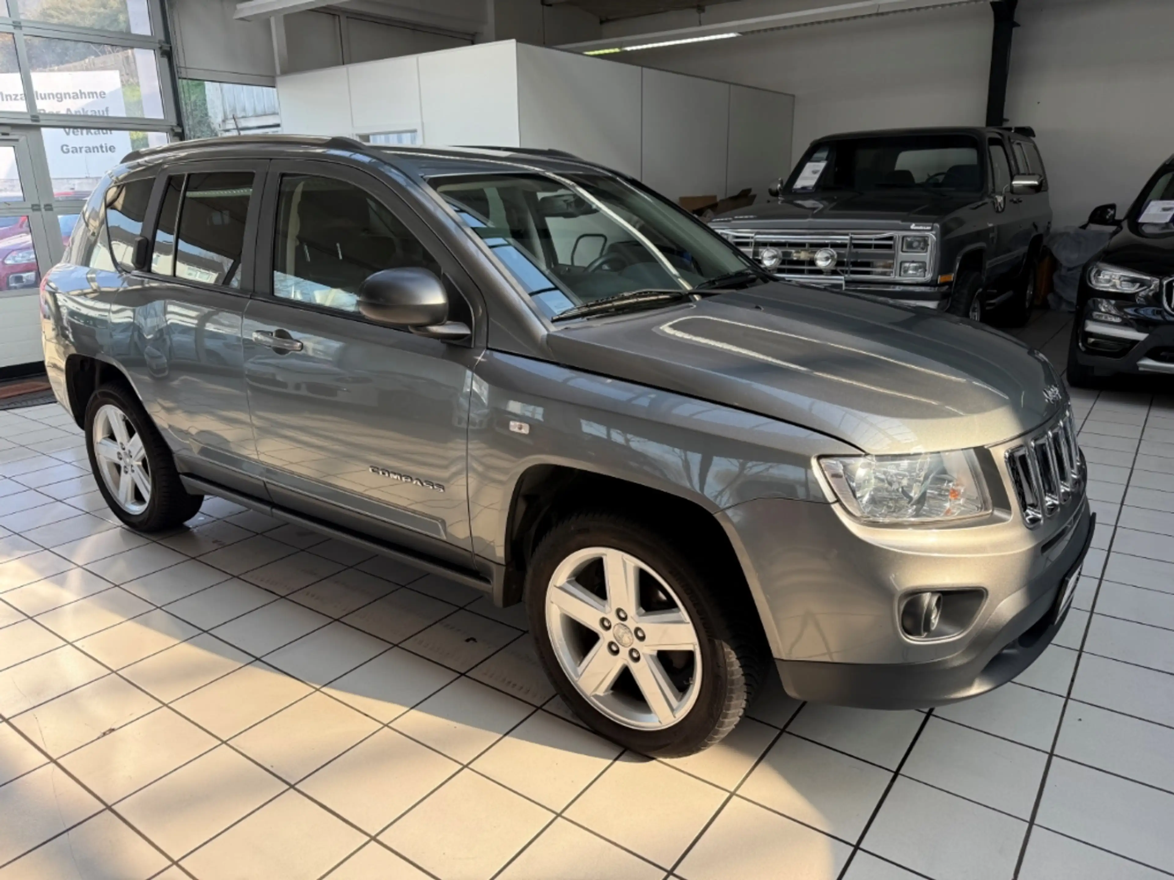 Jeep Compass Limited 4x2 Leder Klima TÜV neu — photo 3