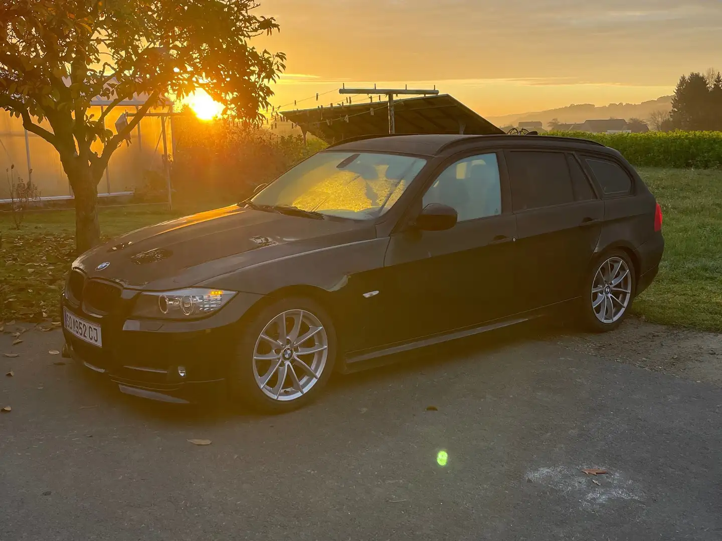 BMW 318 318d Touring Schwarz - 1